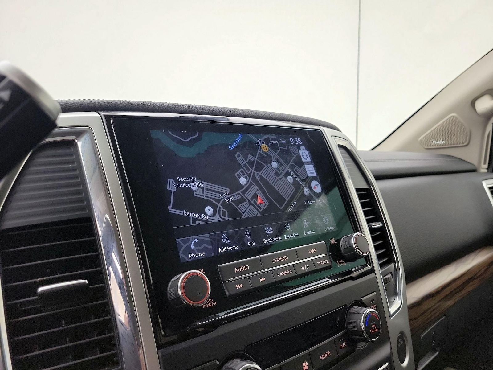 2020 Nissan Titan SL - Photo 15