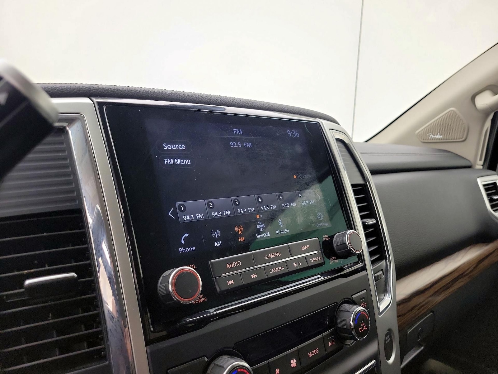 2020 Nissan Titan SL - Photo 17