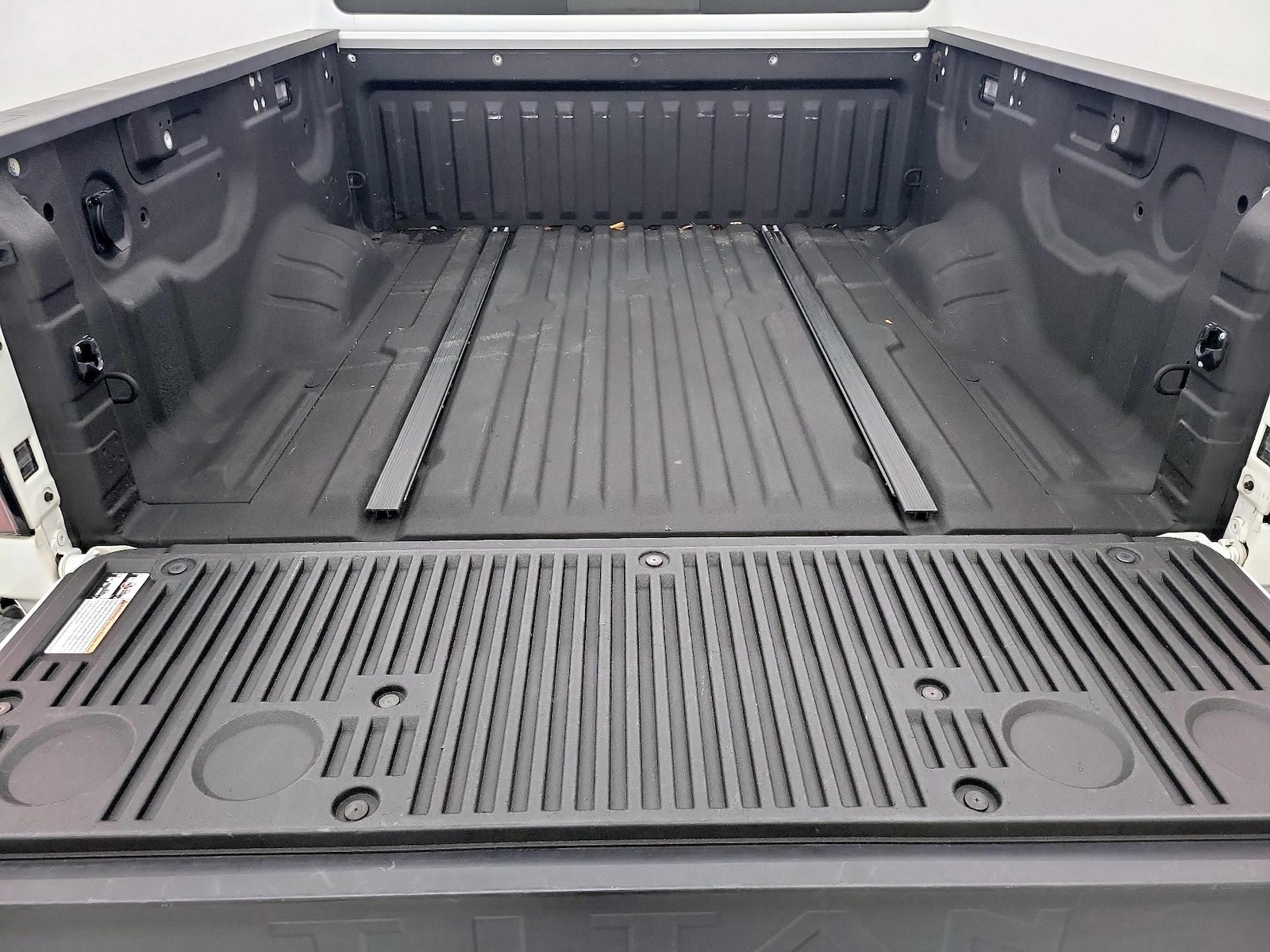 2020 Nissan Titan SL - Photo 22