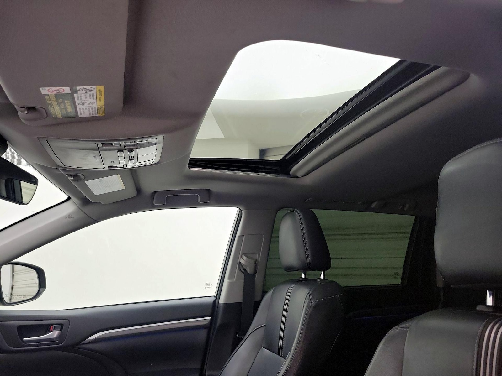 Sunroof(s) & Overhead Airbags