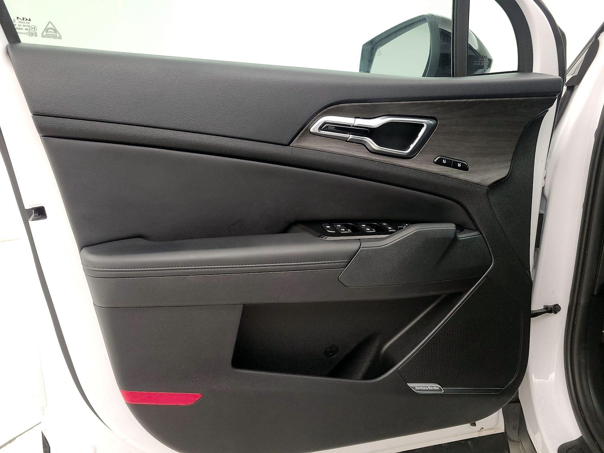 Thumbnail: 2023 Kia Sportage - 12