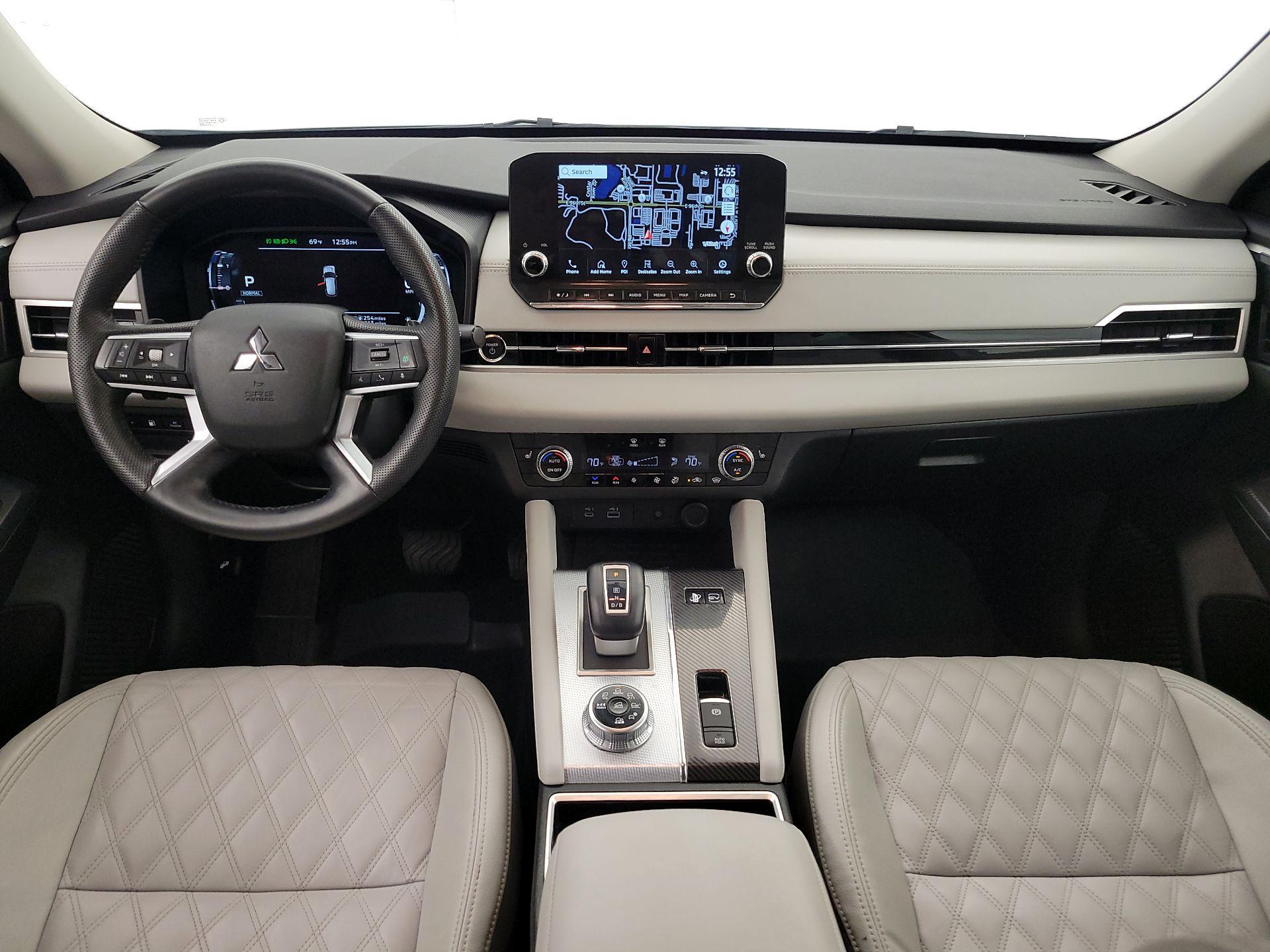 Thumbnail: 2023 Mitsubishi Outlander - 9