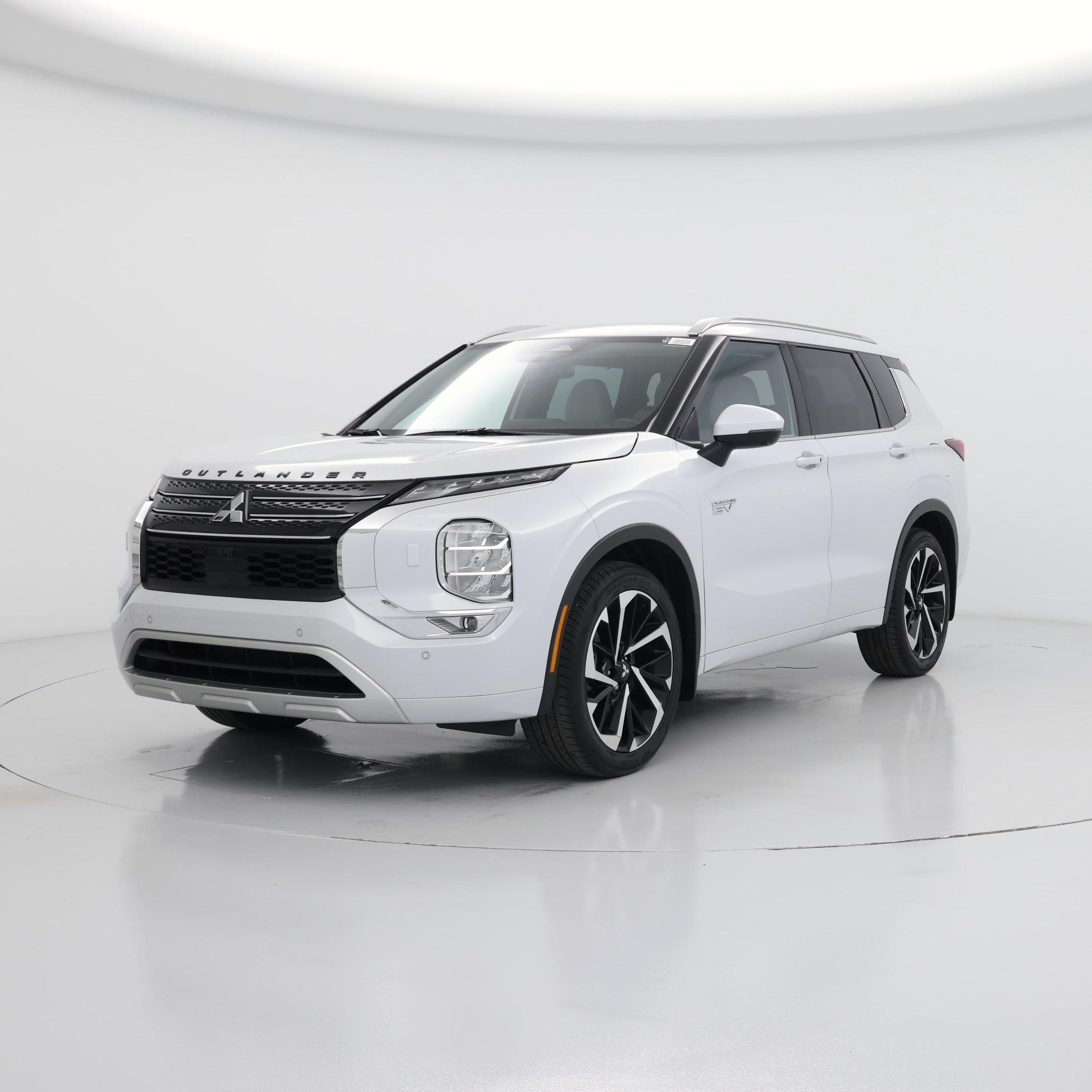 Thumbnail: 2023 Mitsubishi Outlander - 4