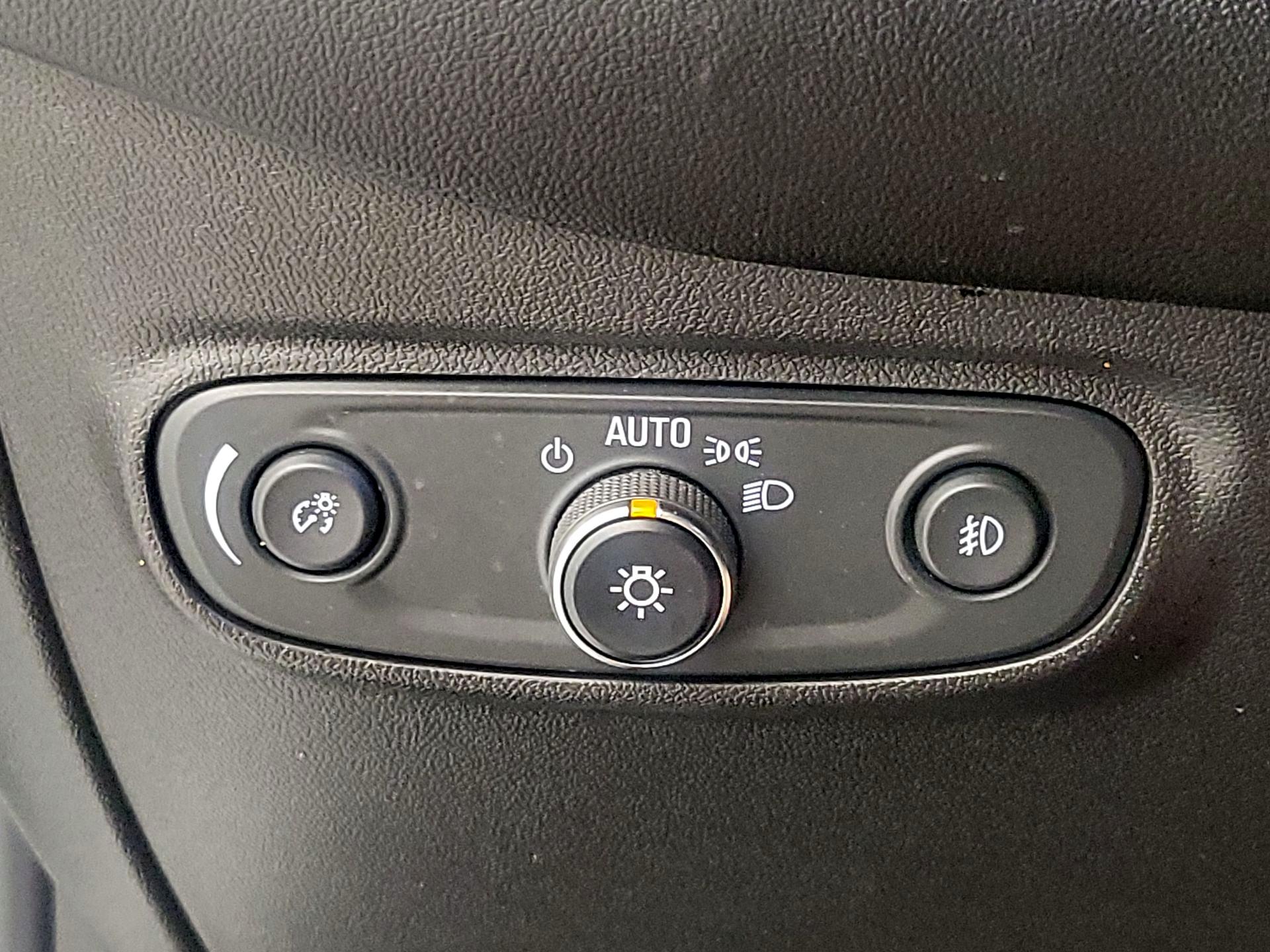 Thumbnail: 2020 Chevrolet Equinox - 13