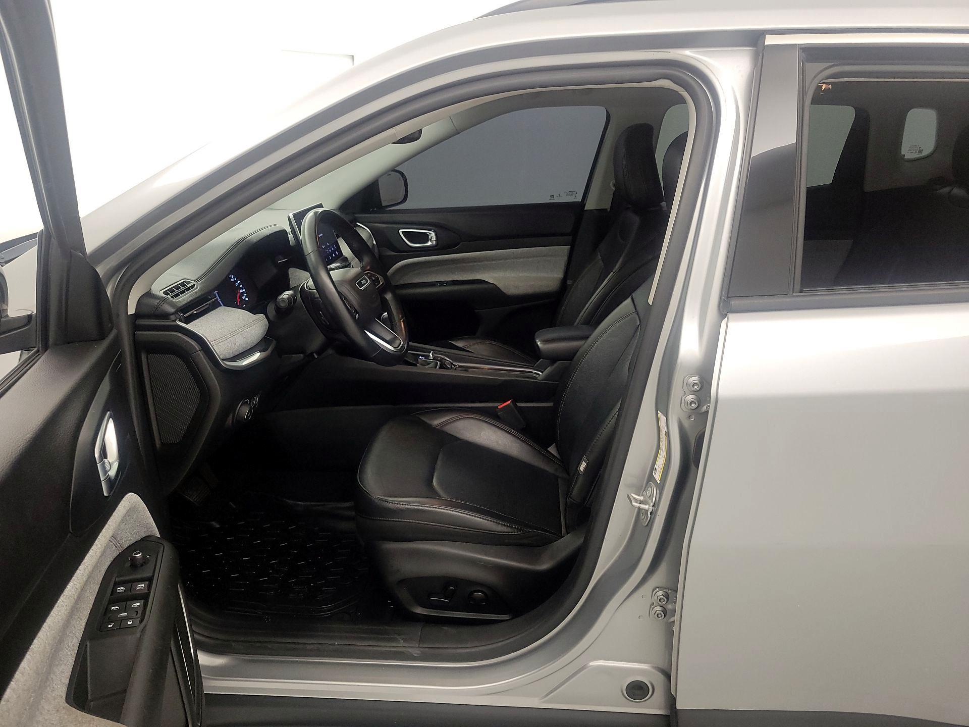 Thumbnail: 2022 Jeep Compass - 11