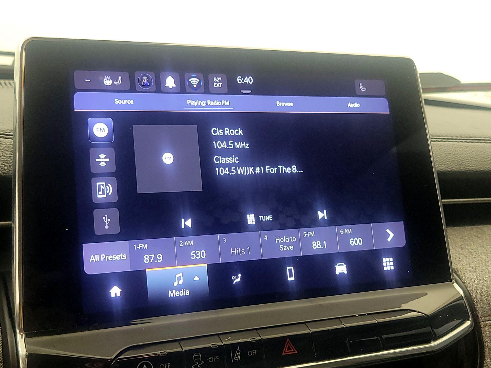 Thumbnail: 2022 Jeep Compass - 15