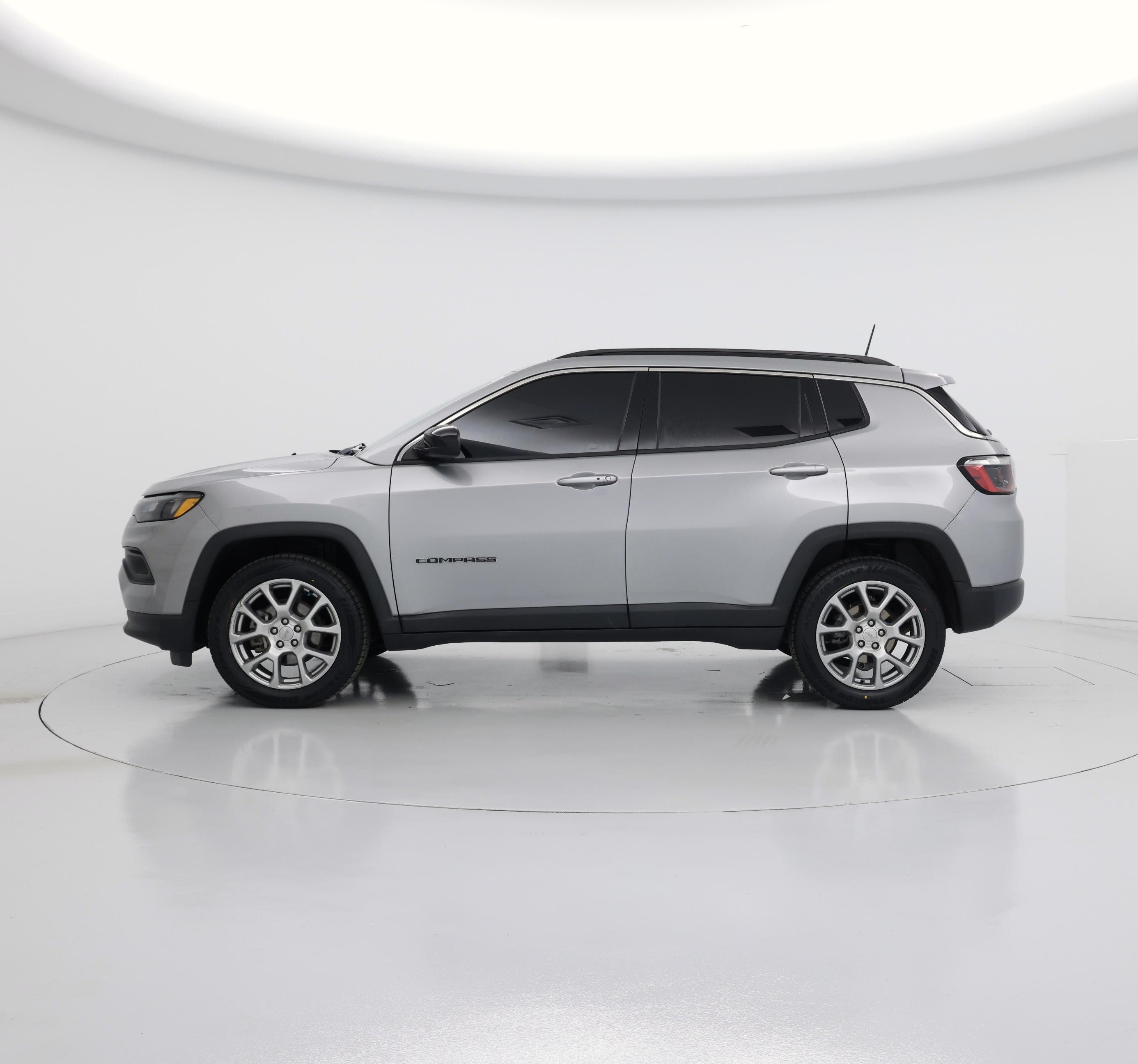 Thumbnail: 2022 Jeep Compass - 3