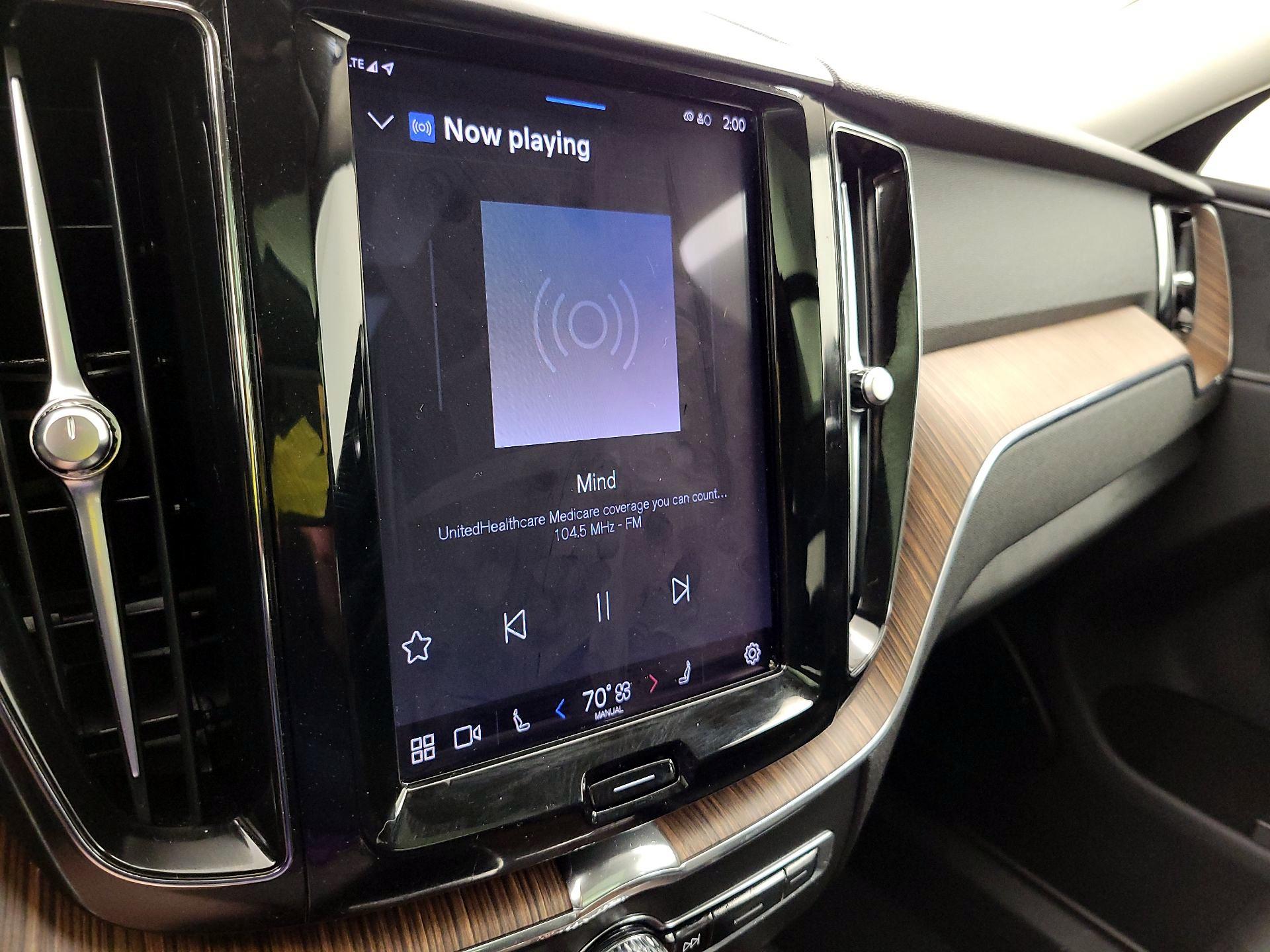 Thumbnail: 2022 Volvo XC60 - 16