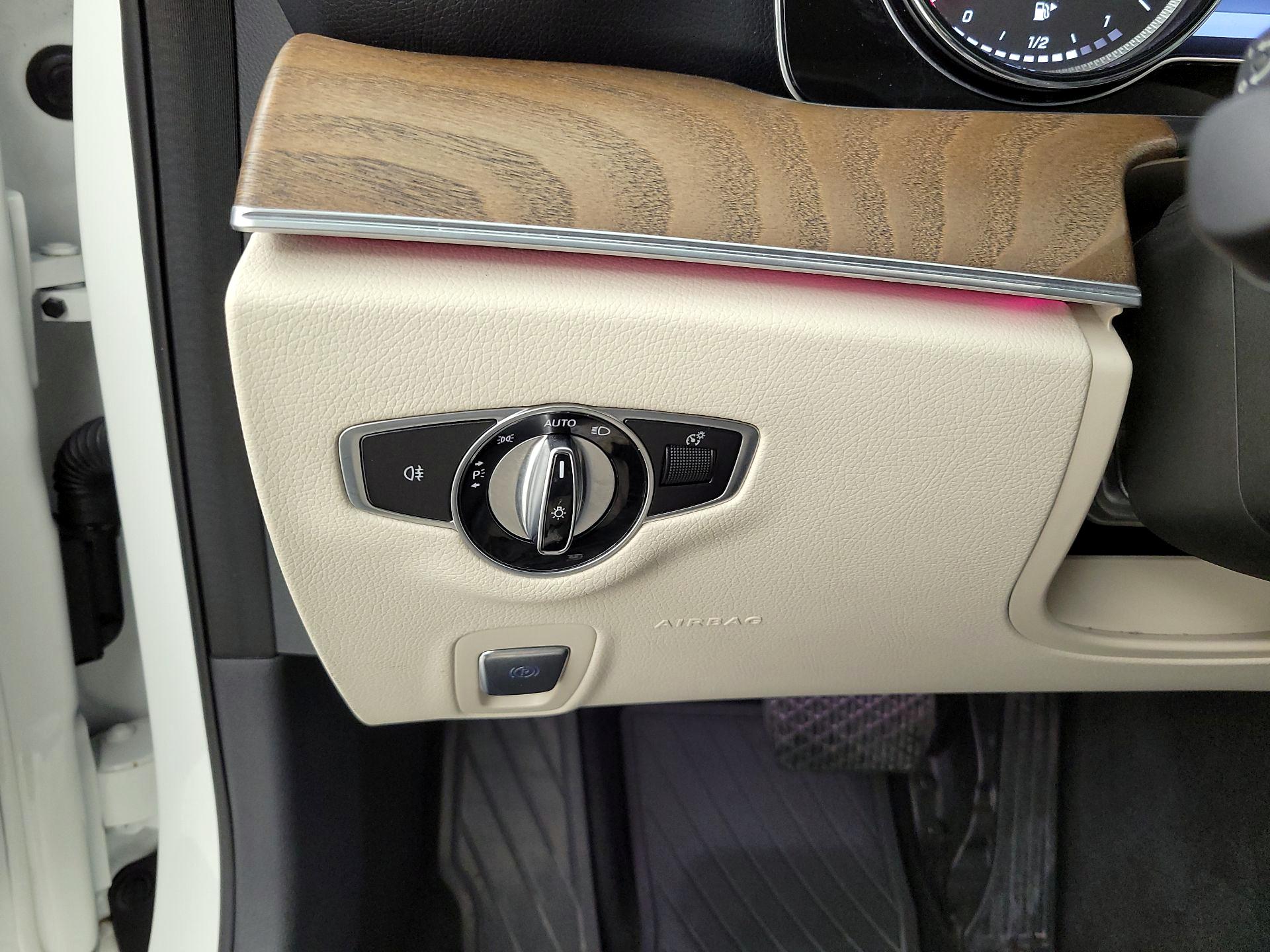 Thumbnail: 2018 Mercedes-Benz E-Class - 13