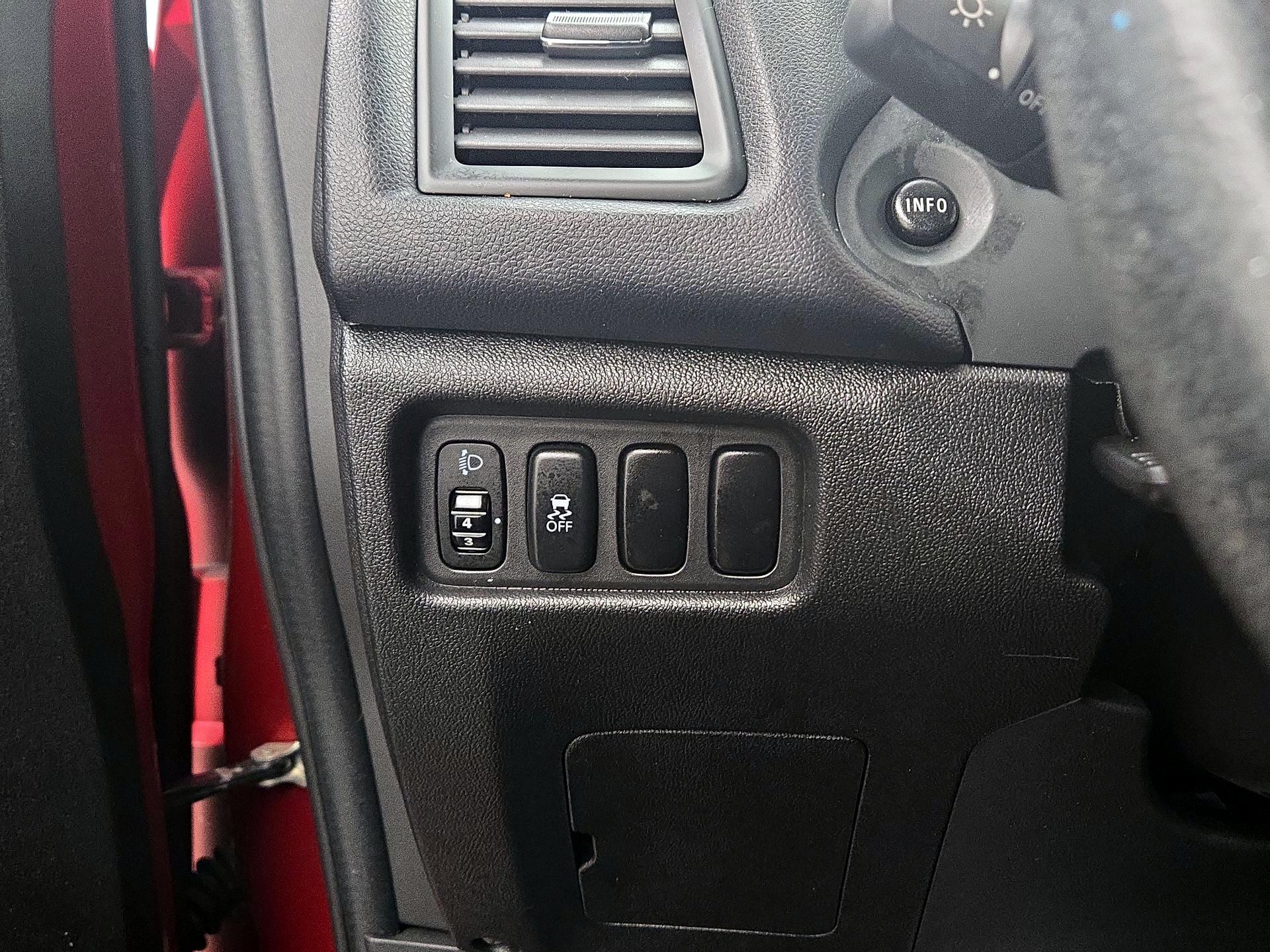 Thumbnail: 2015 Mitsubishi Outlander Sport - 13