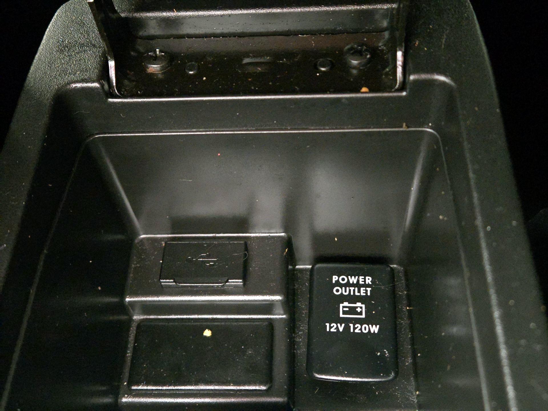 Thumbnail: 2015 Mitsubishi Outlander Sport - 18