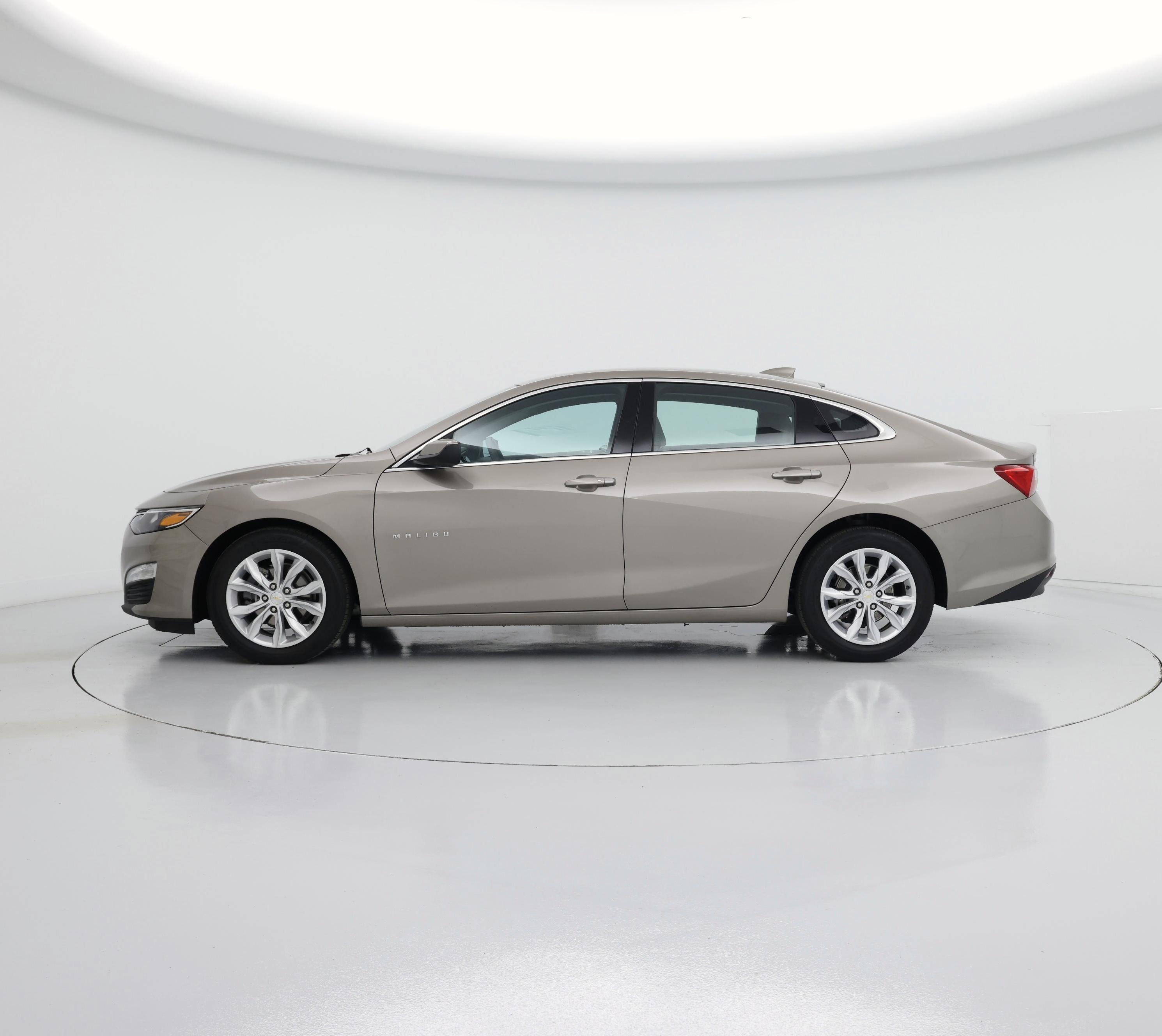 Thumbnail: 2024 Chevrolet Malibu - 3