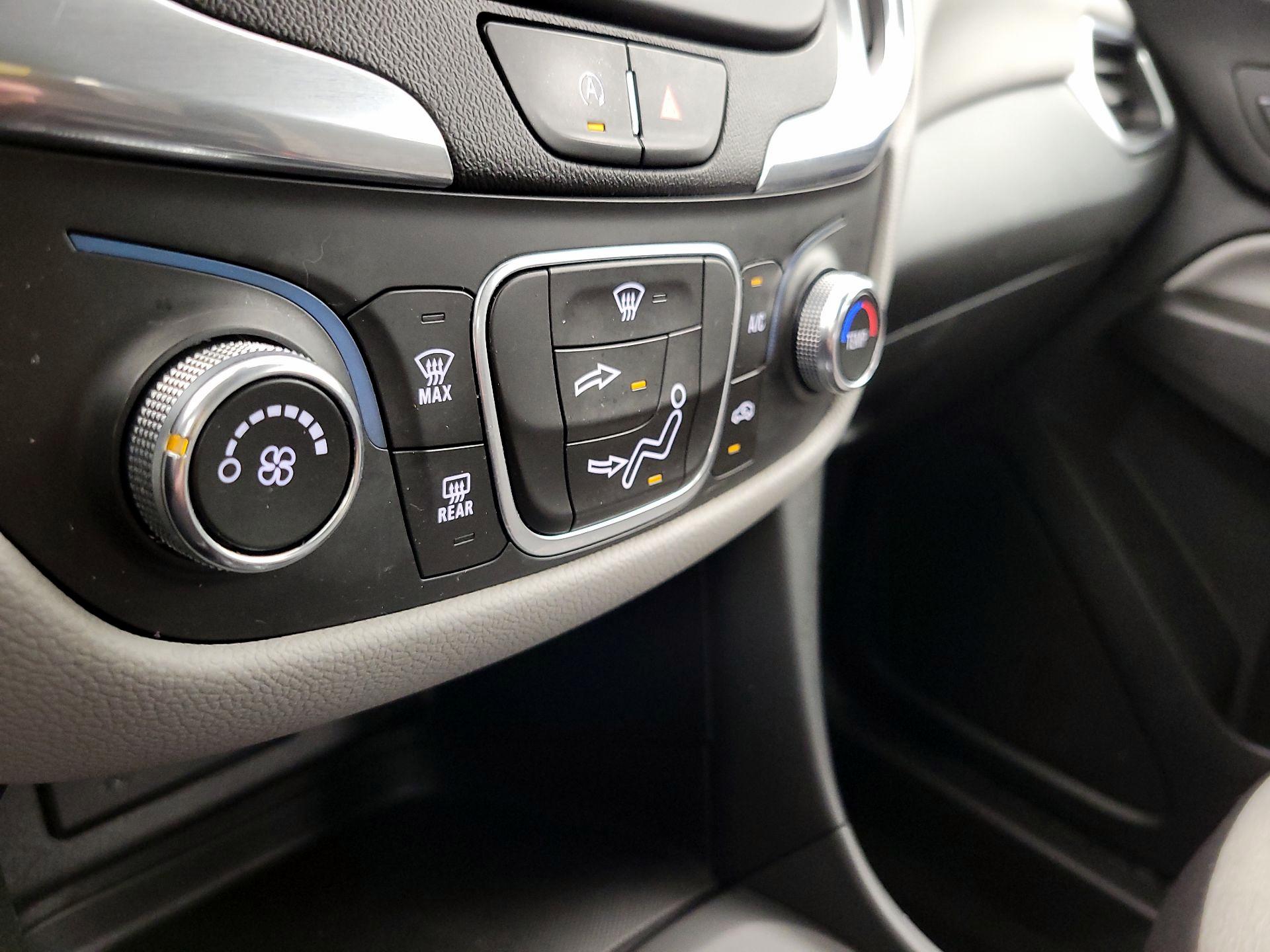 Thumbnail: 2022 Chevrolet Equinox - 16