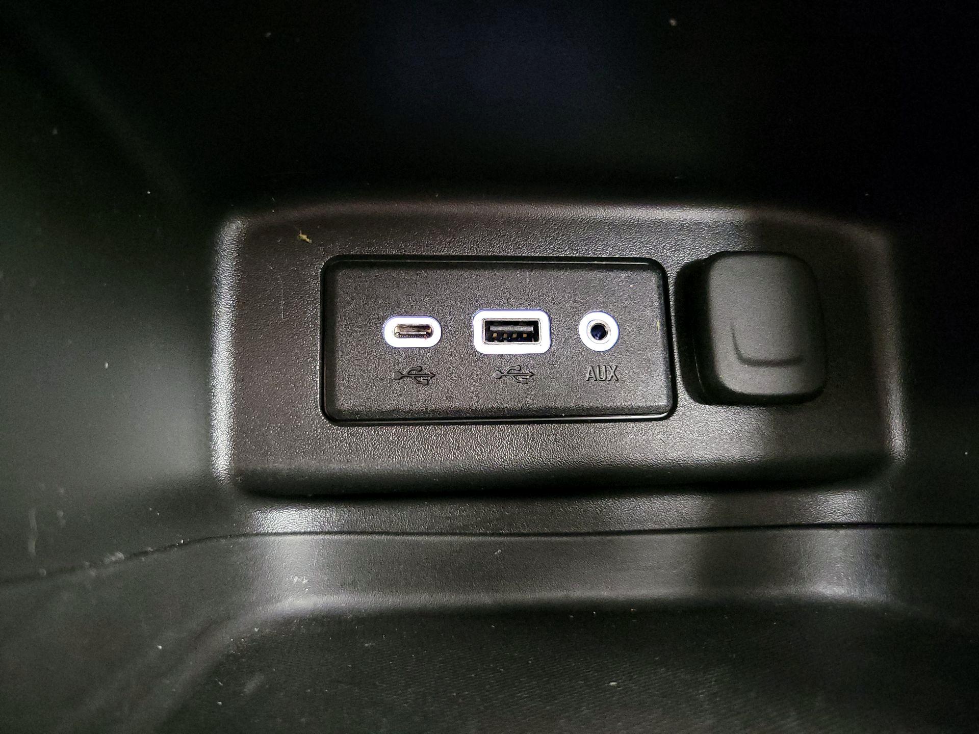 Thumbnail: 2022 Chevrolet Equinox - 18