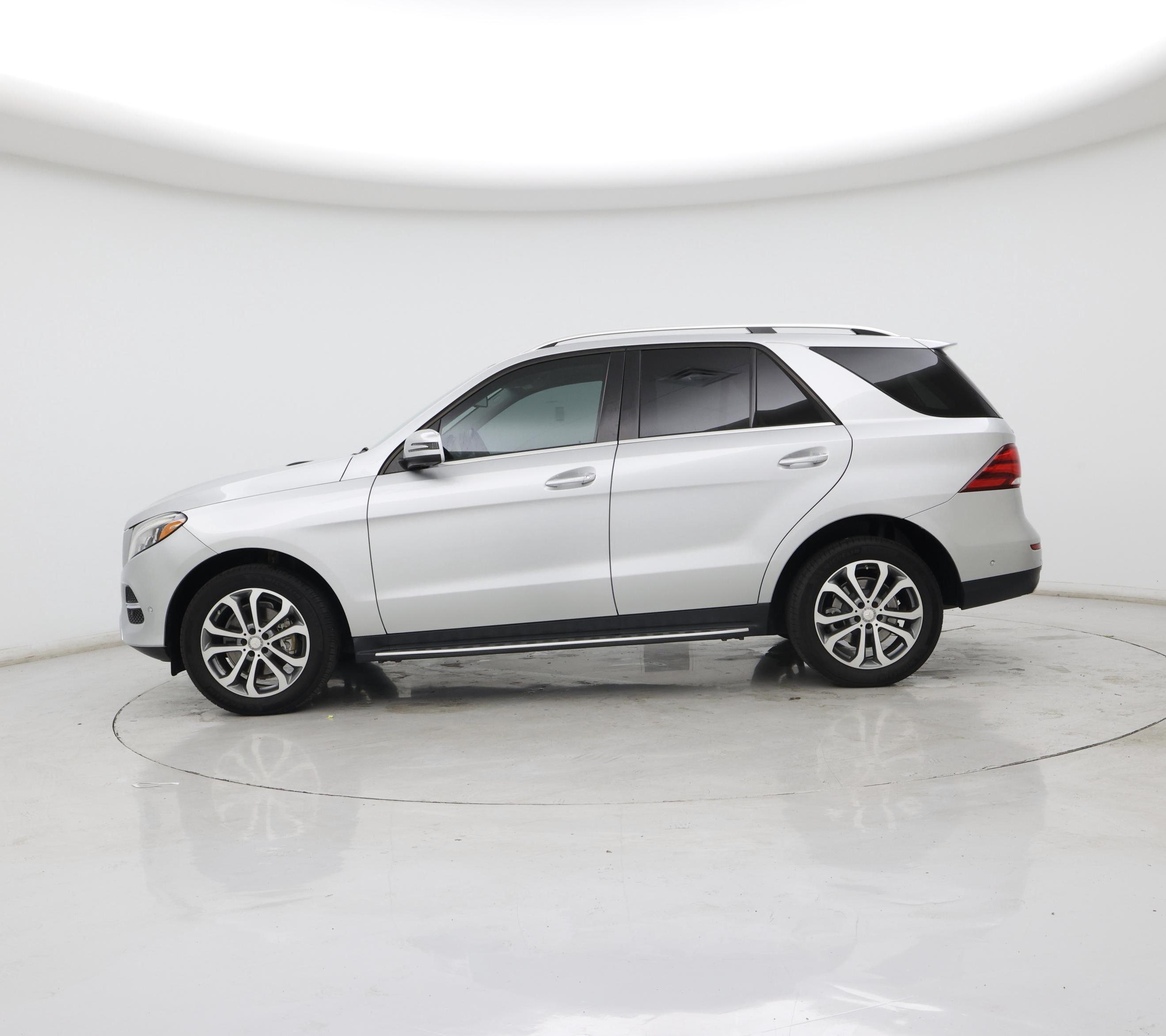 Thumbnail: 2017 Mercedes-Benz GLE - 3