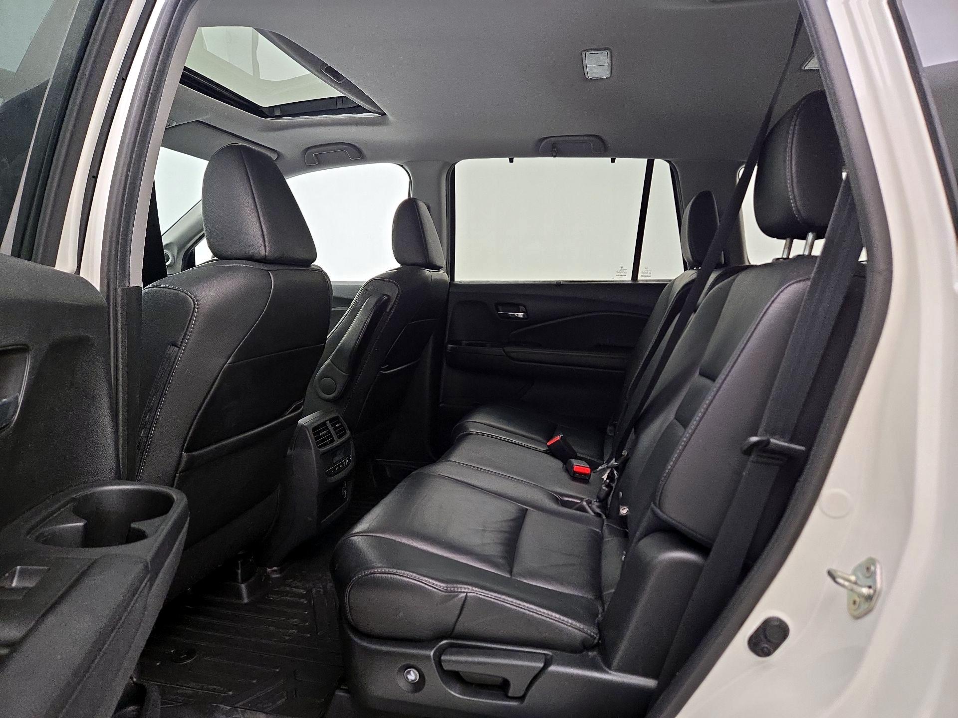 Thumbnail: 2019 Honda Pilot - 20