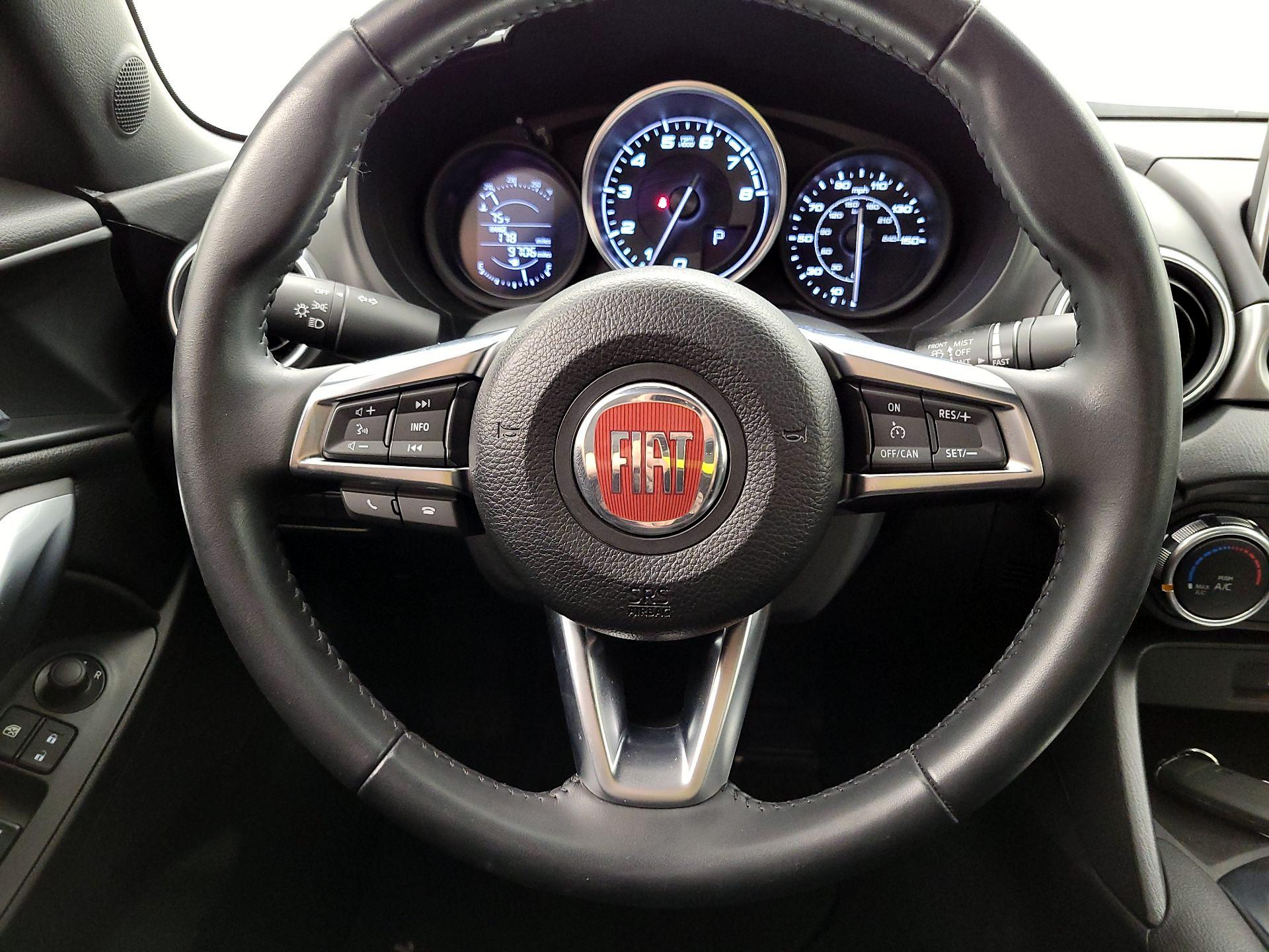 Thumbnail: 2017 Fiat 124 Spider - 10