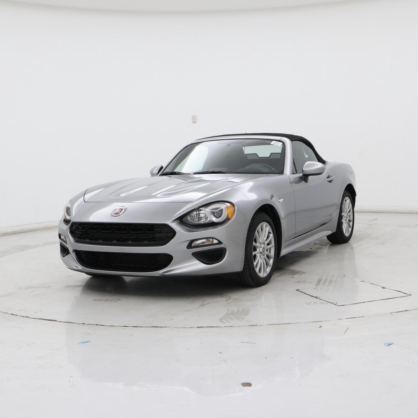 Thumbnail: 2017 Fiat 124 Spider - 4