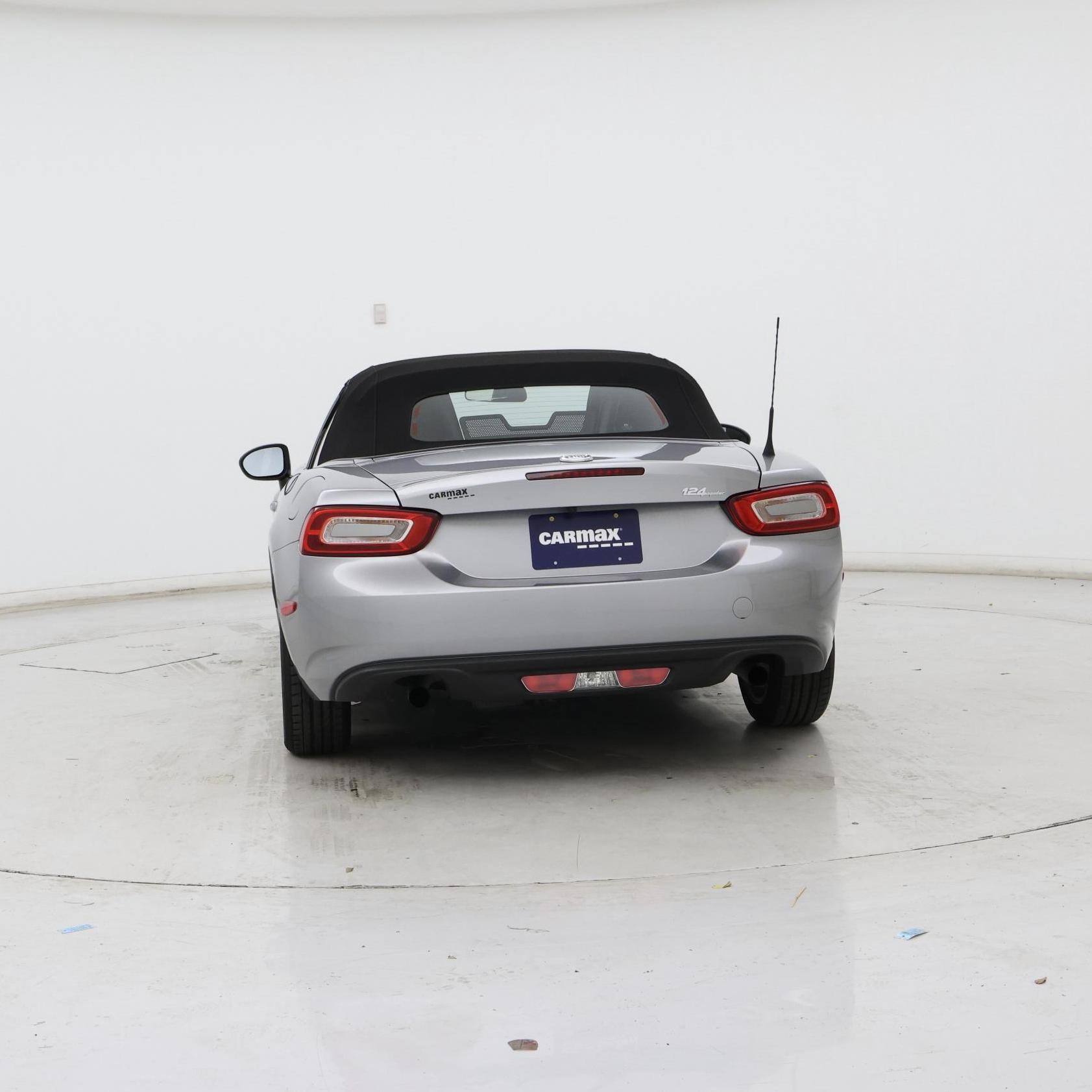 Thumbnail: 2017 Fiat 124 Spider - 6