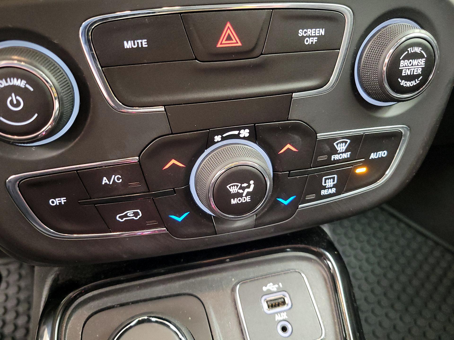 Thumbnail: 2019 Jeep Compass - 16