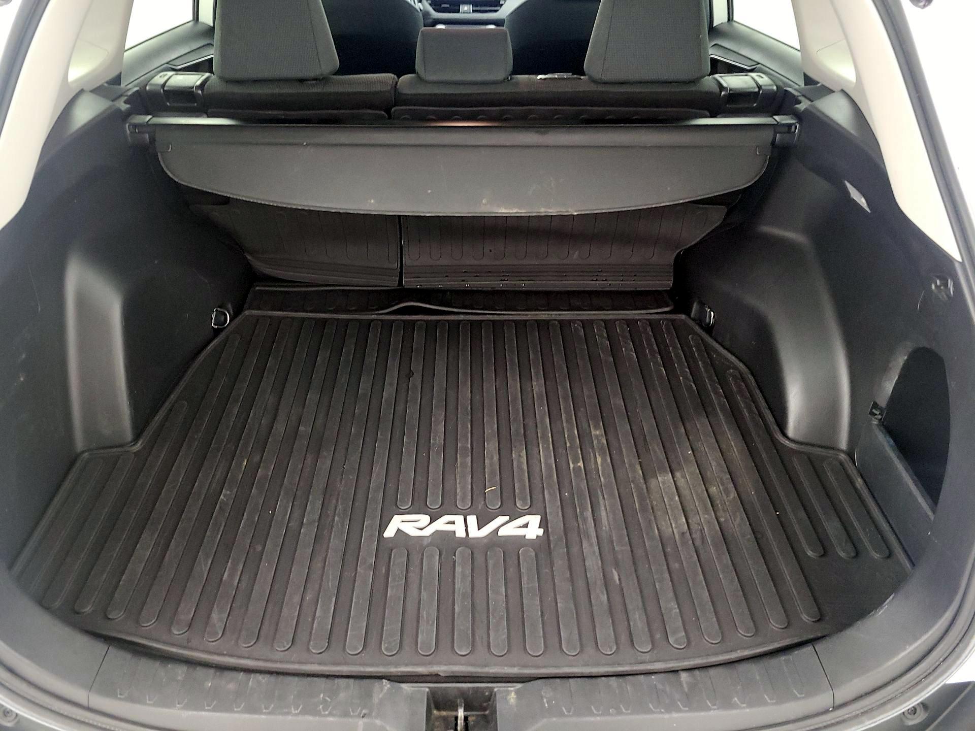 Thumbnail: 2021 Toyota RAV4 - 20