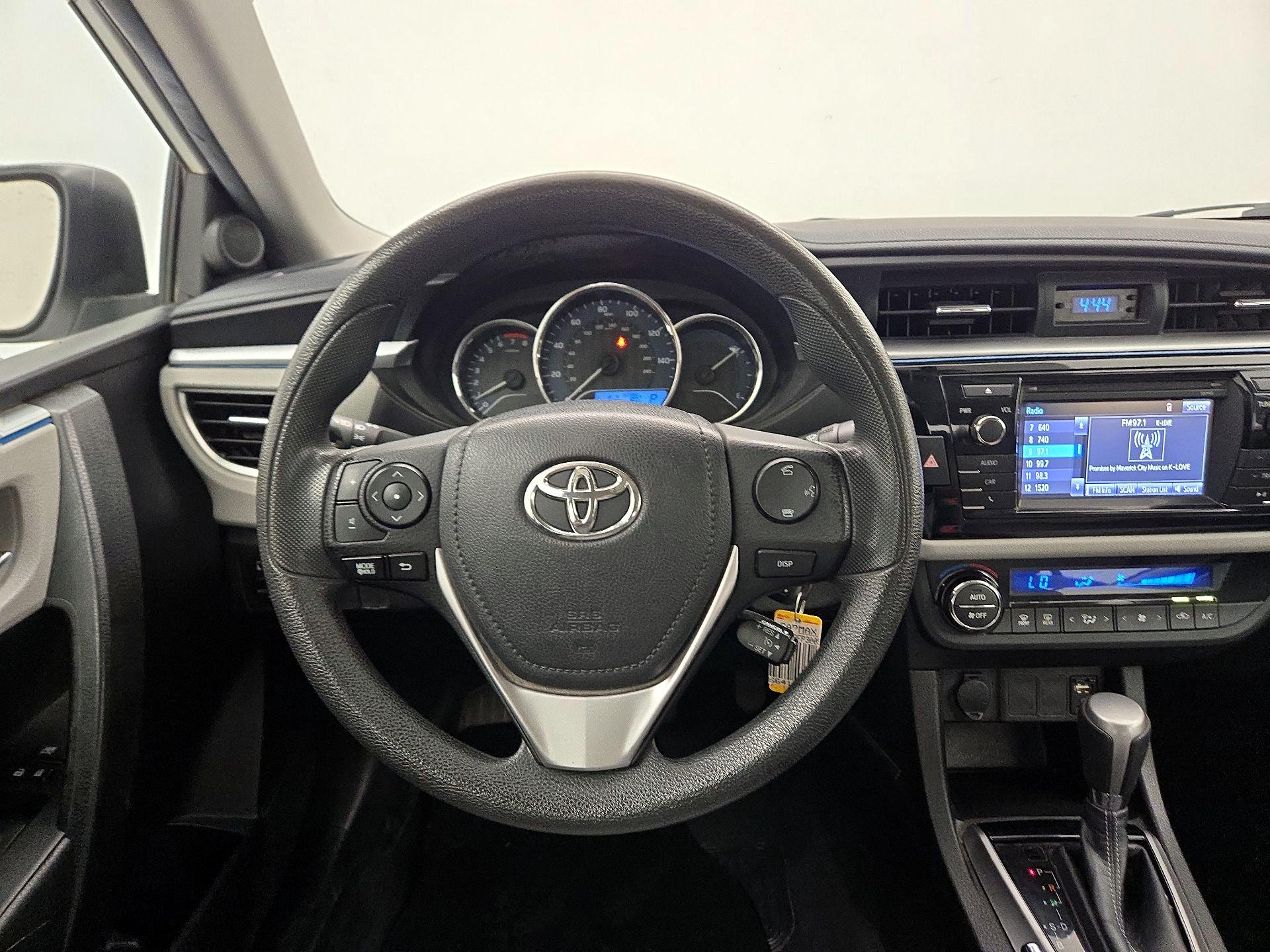 Thumbnail: 2015 Toyota Corolla - 10