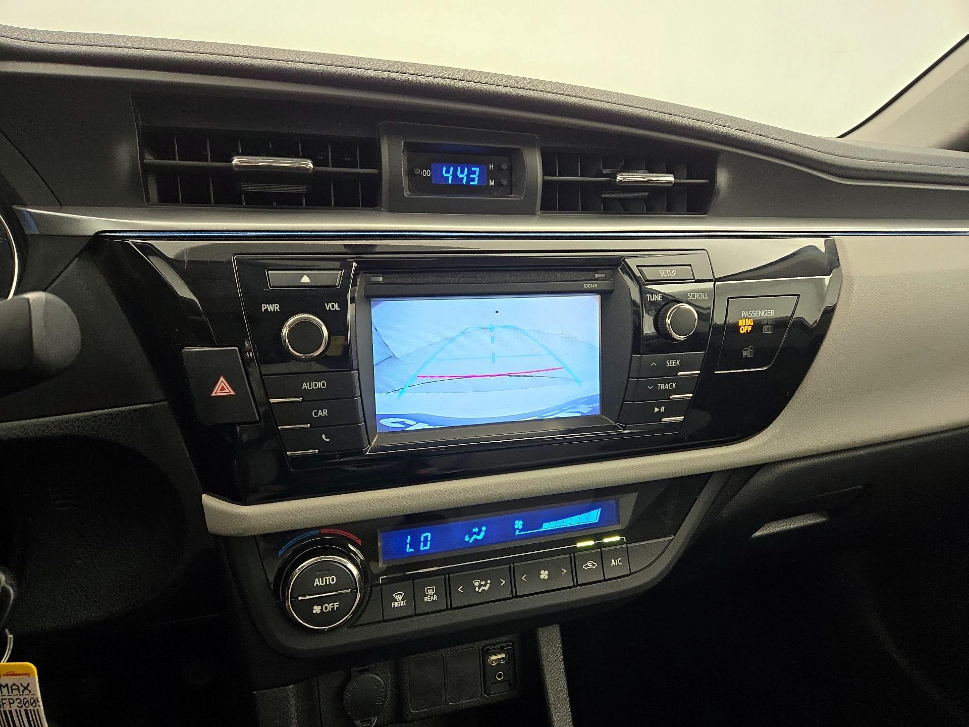 Thumbnail: 2015 Toyota Corolla - 14