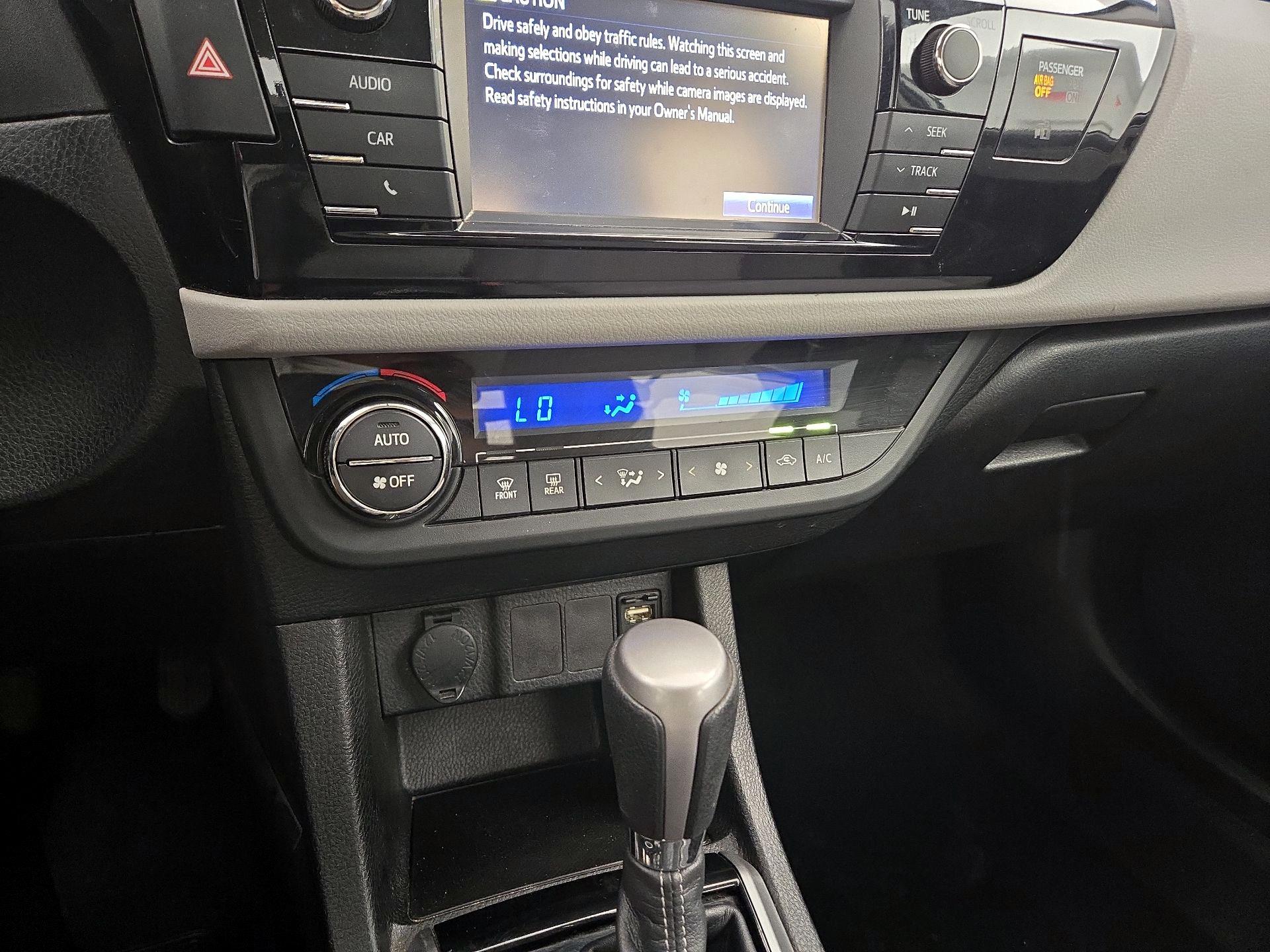 Thumbnail: 2015 Toyota Corolla - 16