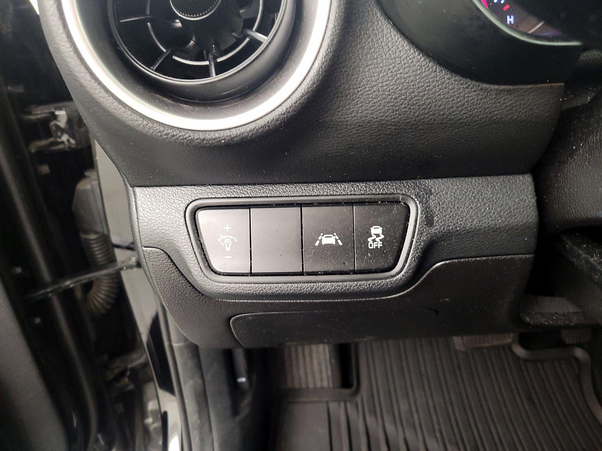 Thumbnail: 2020 Kia Forte - 13