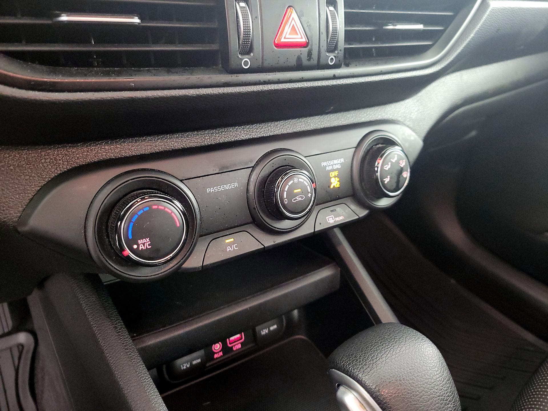 Thumbnail: 2020 Kia Forte - 16