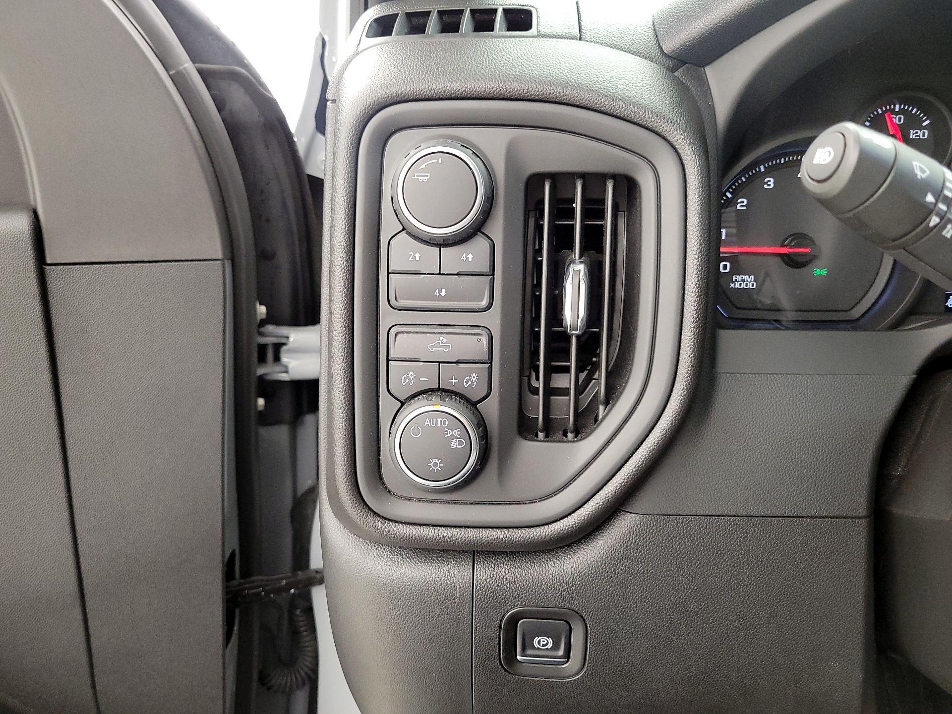 Thumbnail: 2025 Chevrolet Silverado 2500 - 13