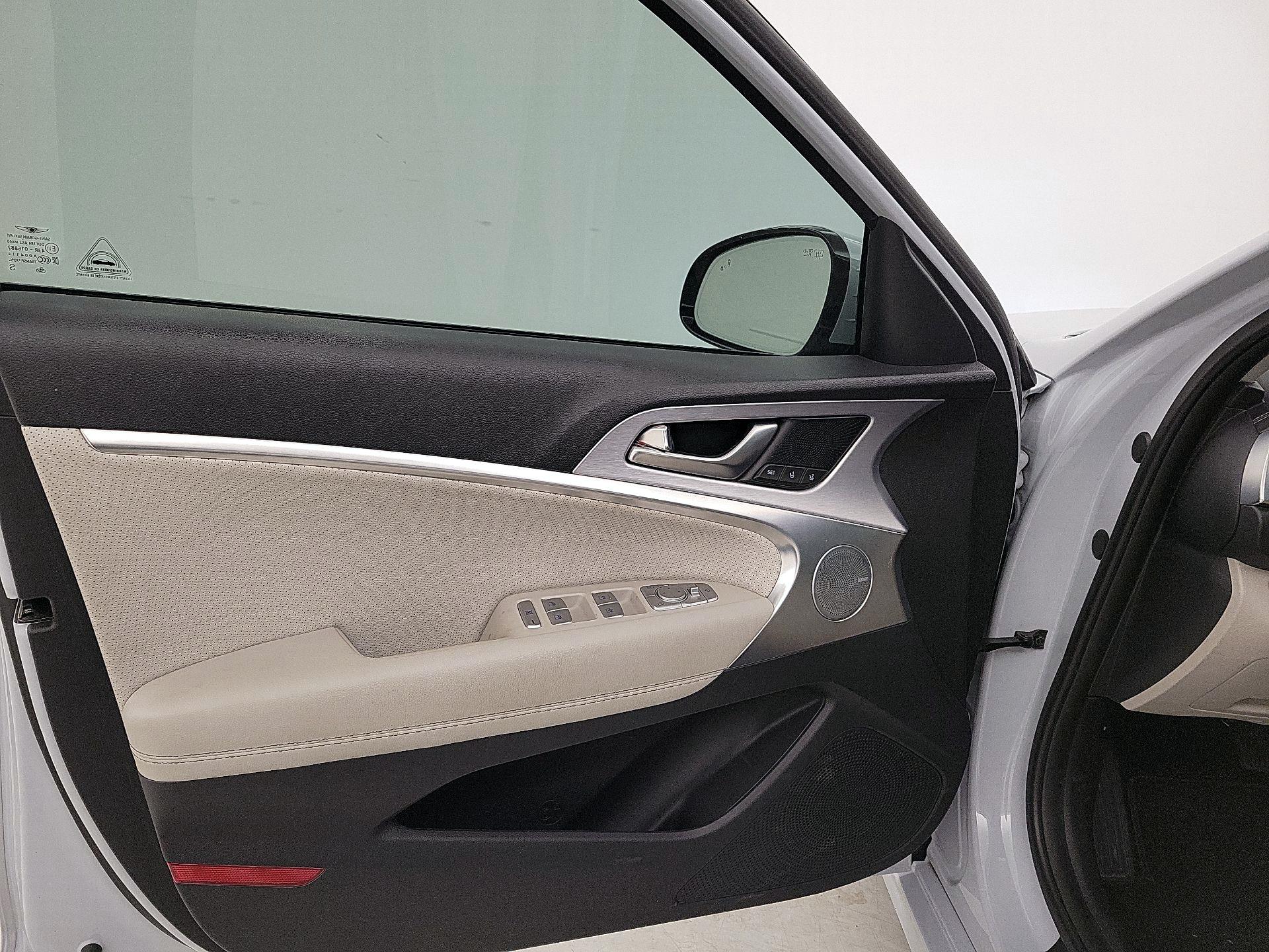 Thumbnail: 2019 Genesis G70 - 12