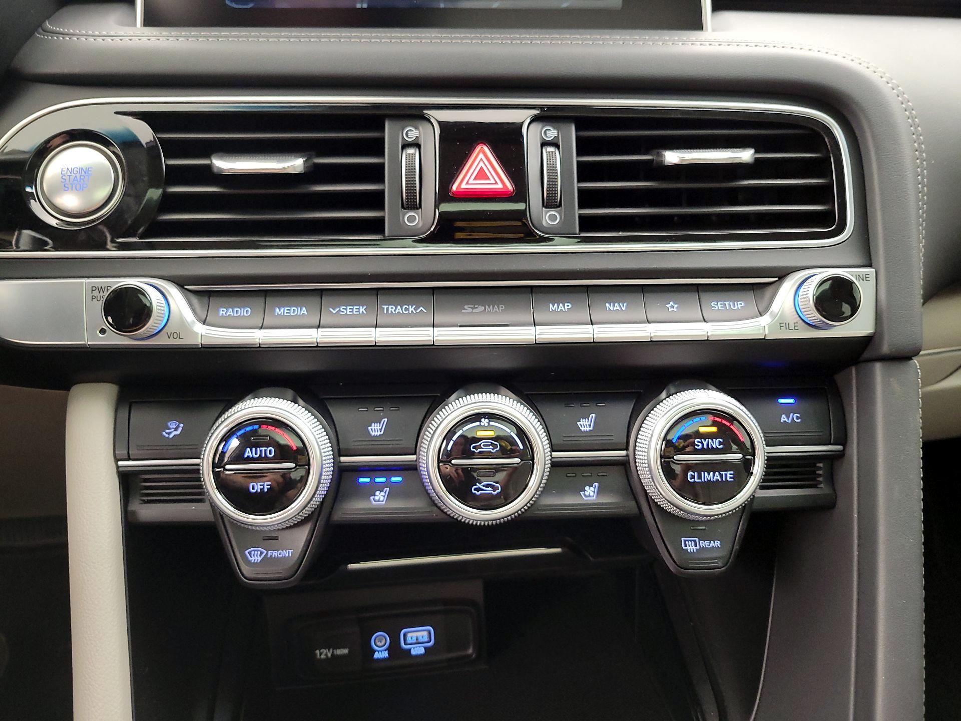 Thumbnail: 2019 Genesis G70 - 17