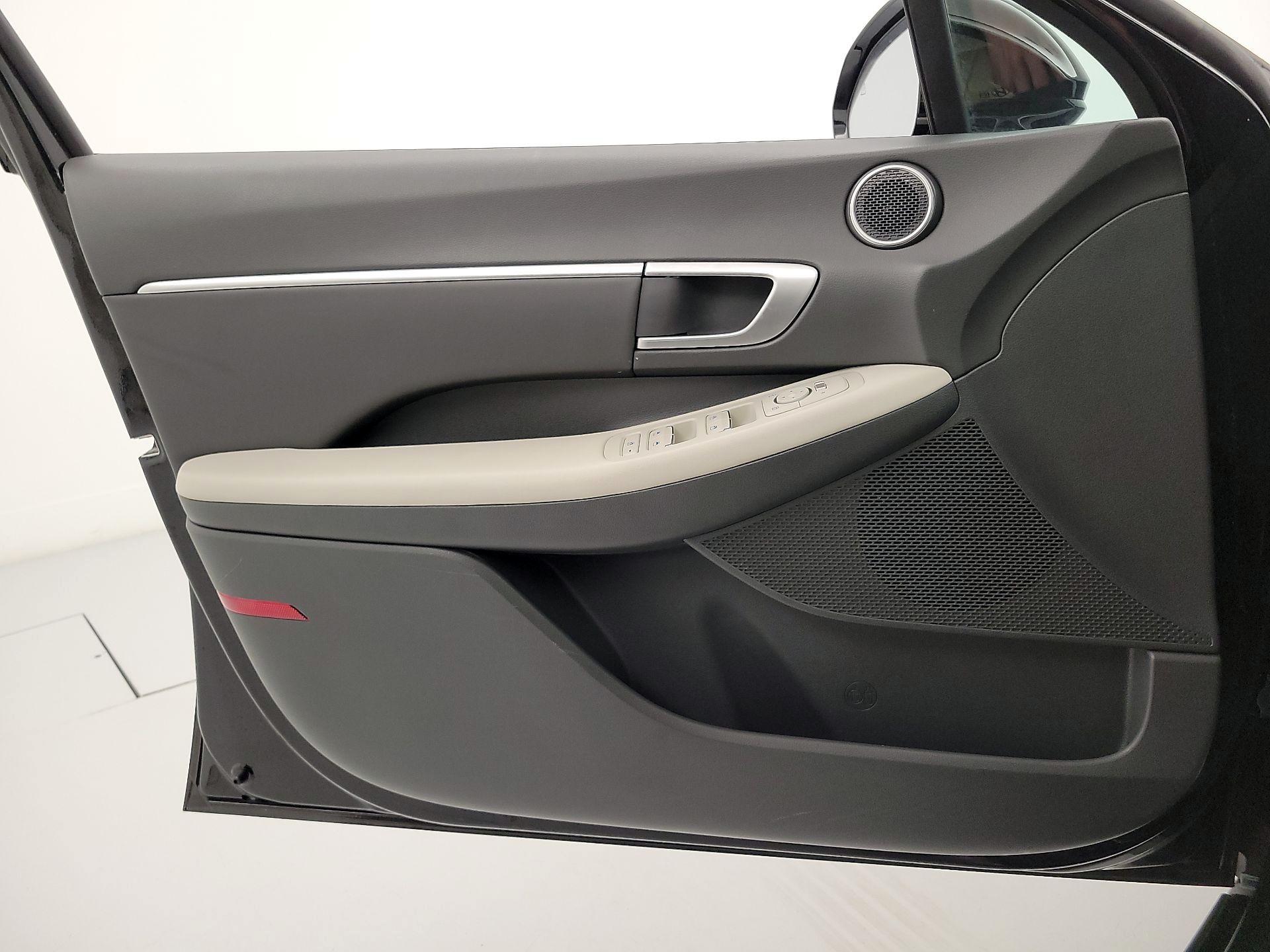 Thumbnail: 2025 Hyundai Sonata - 12