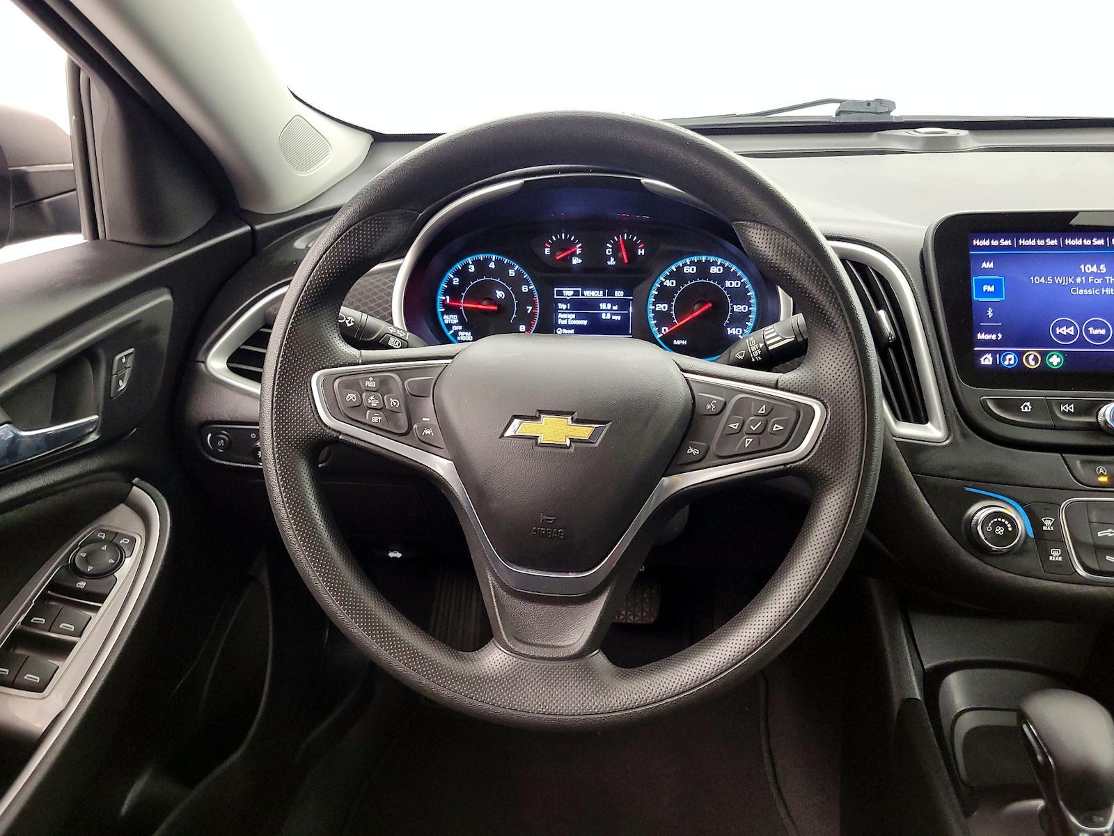 2023 Chevrolet Malibu 1LS - Photo 11