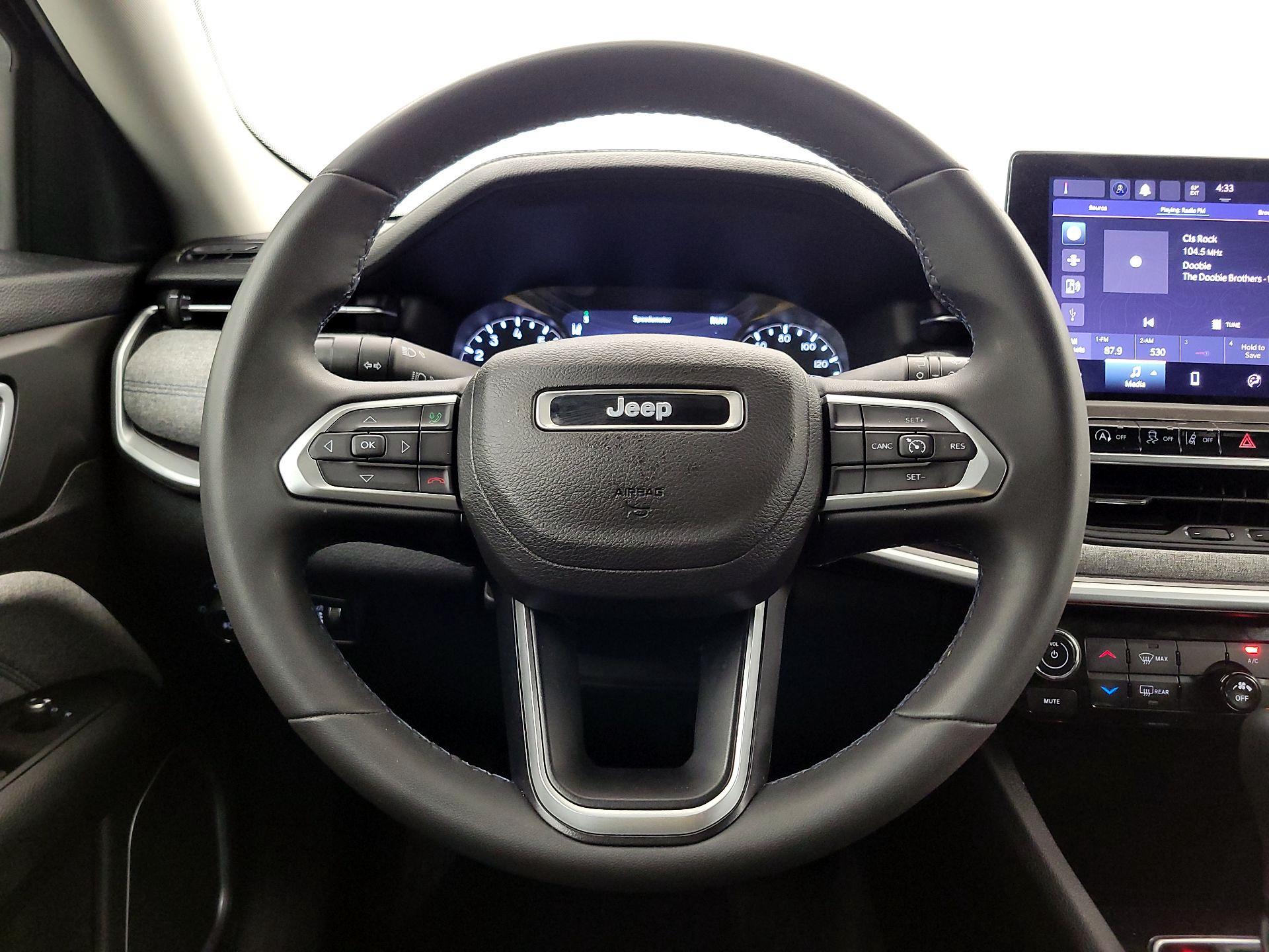 Thumbnail: 2022 Jeep Compass - 10