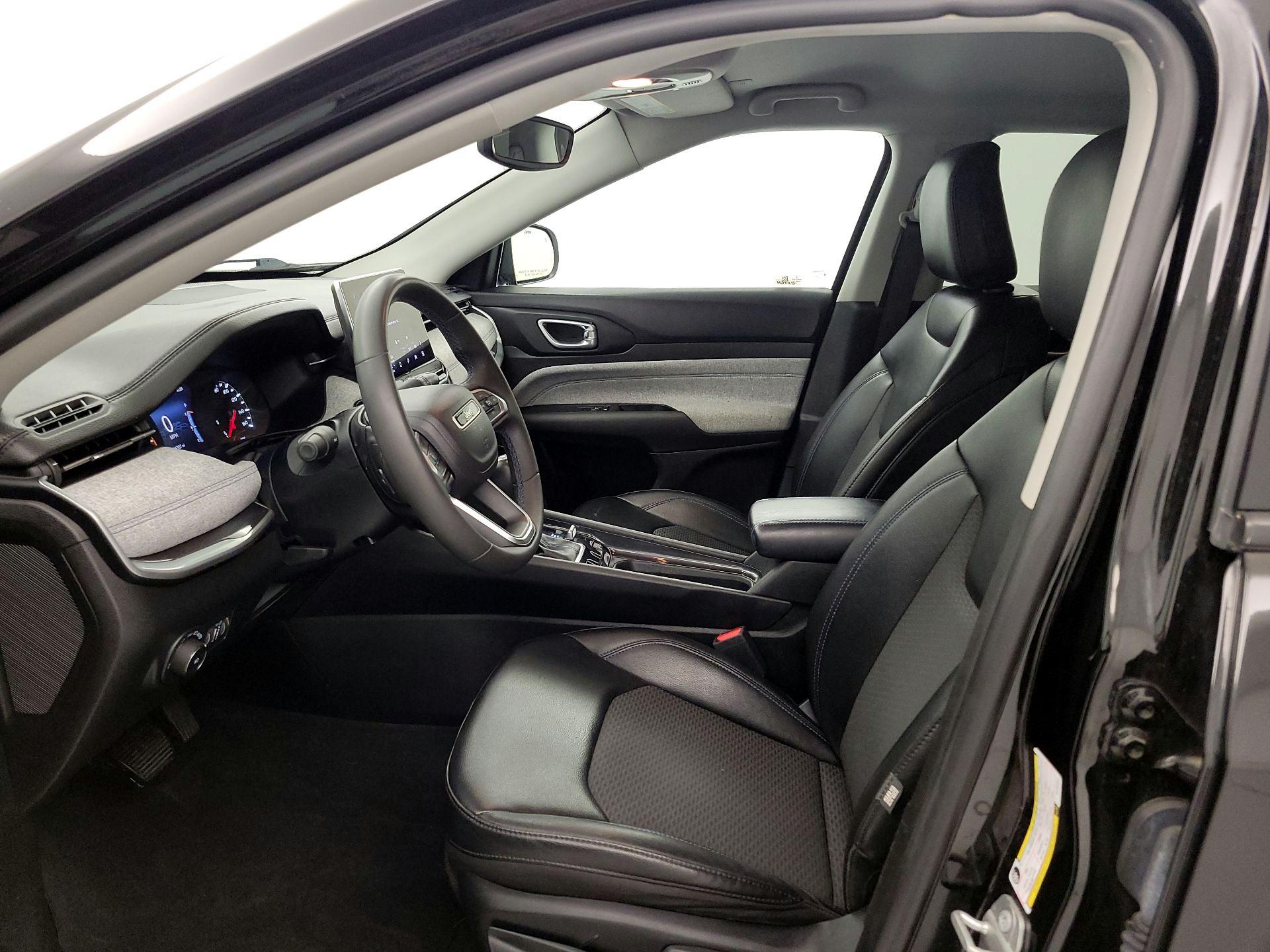 Thumbnail: 2022 Jeep Compass - 11