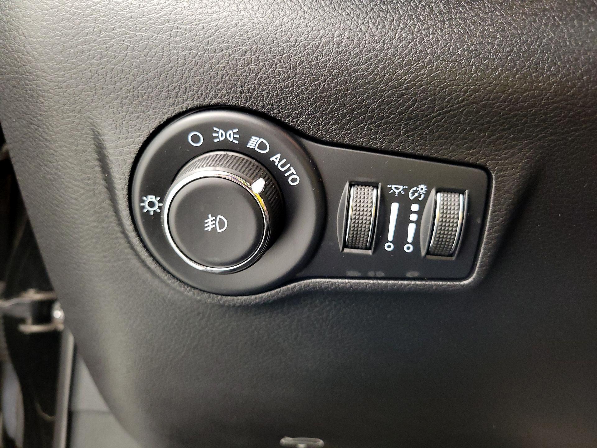 Thumbnail: 2022 Jeep Compass - 13