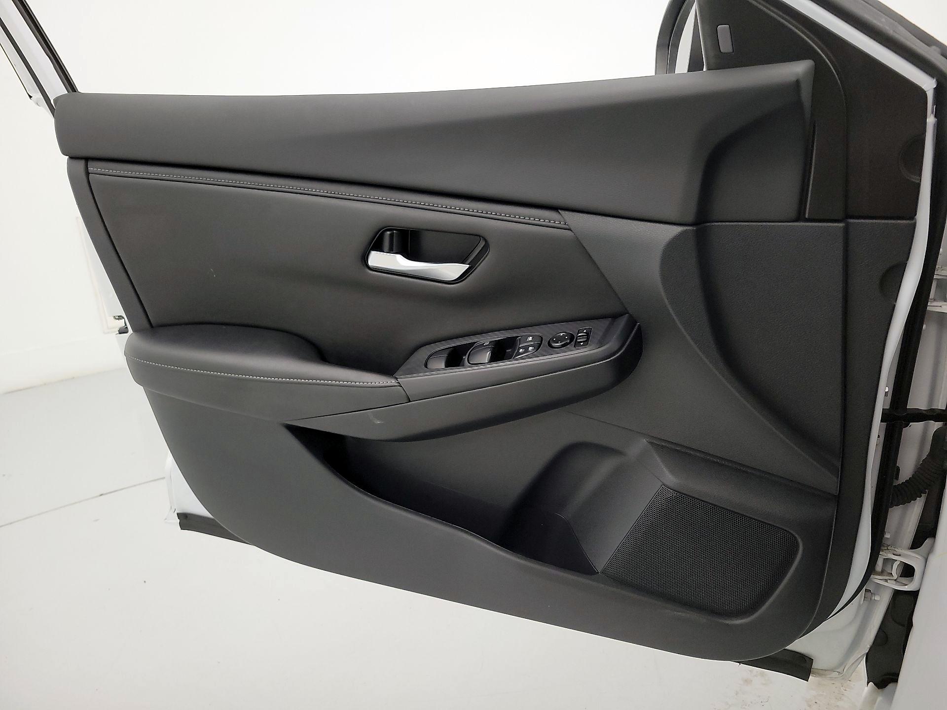 Thumbnail: 2023 Nissan Sentra - 12