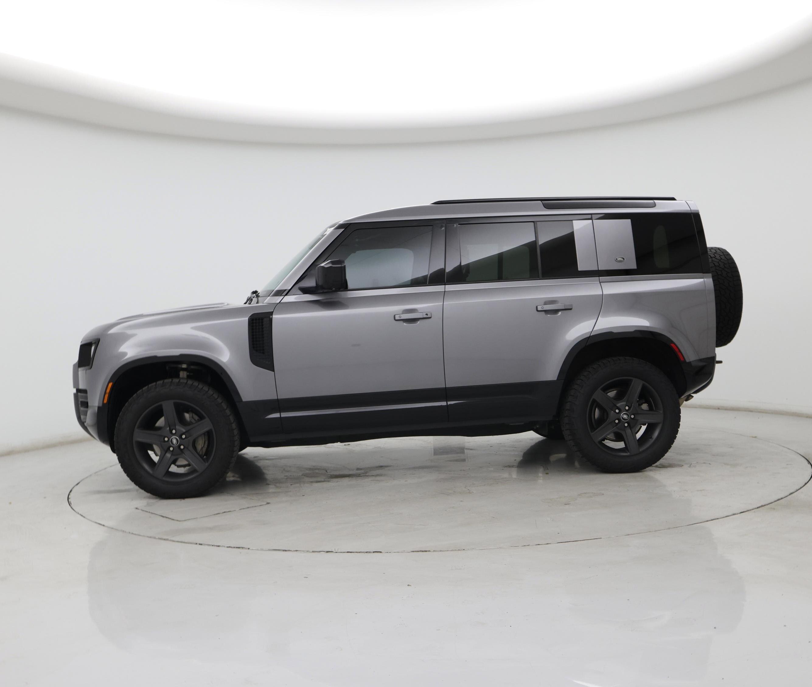 Thumbnail: 2022 Land Rover Defender - 3