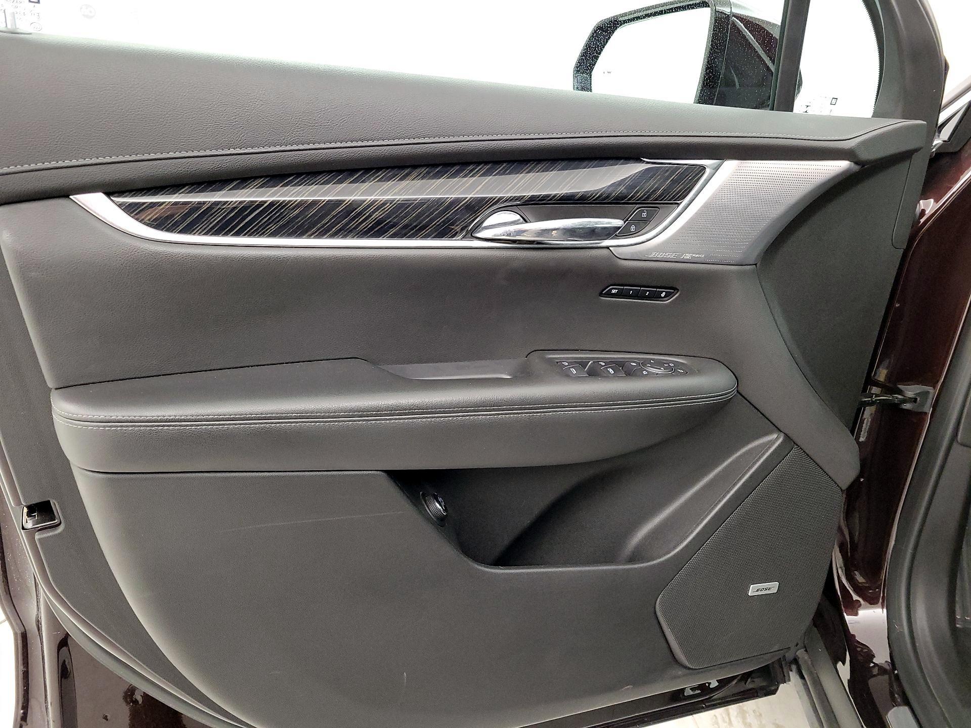 Thumbnail: 2020 Cadillac XT6 - 12