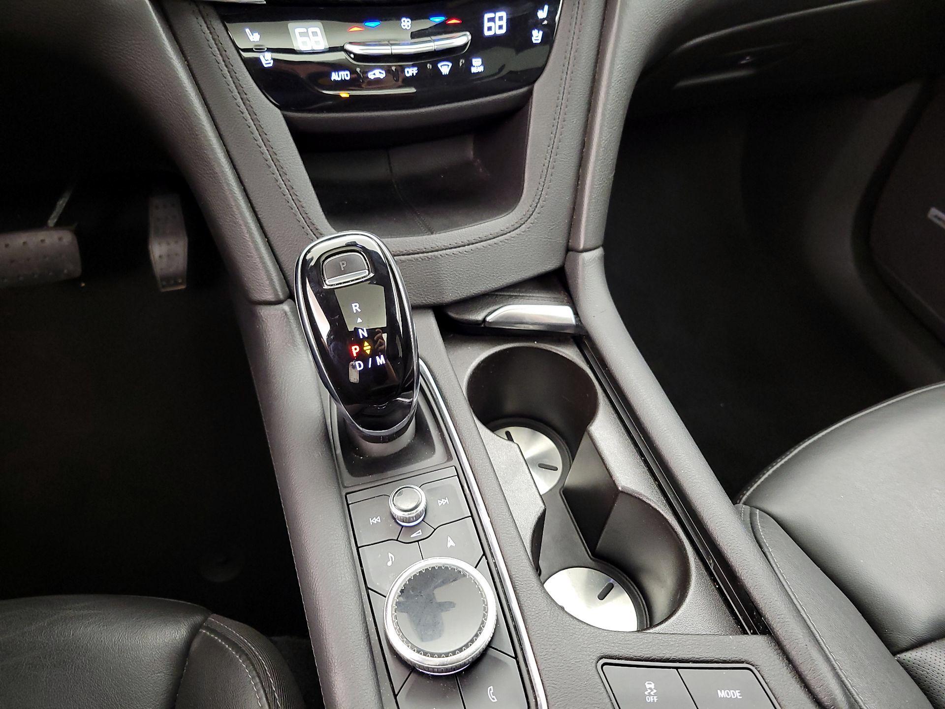 Thumbnail: 2020 Cadillac XT6 - 18