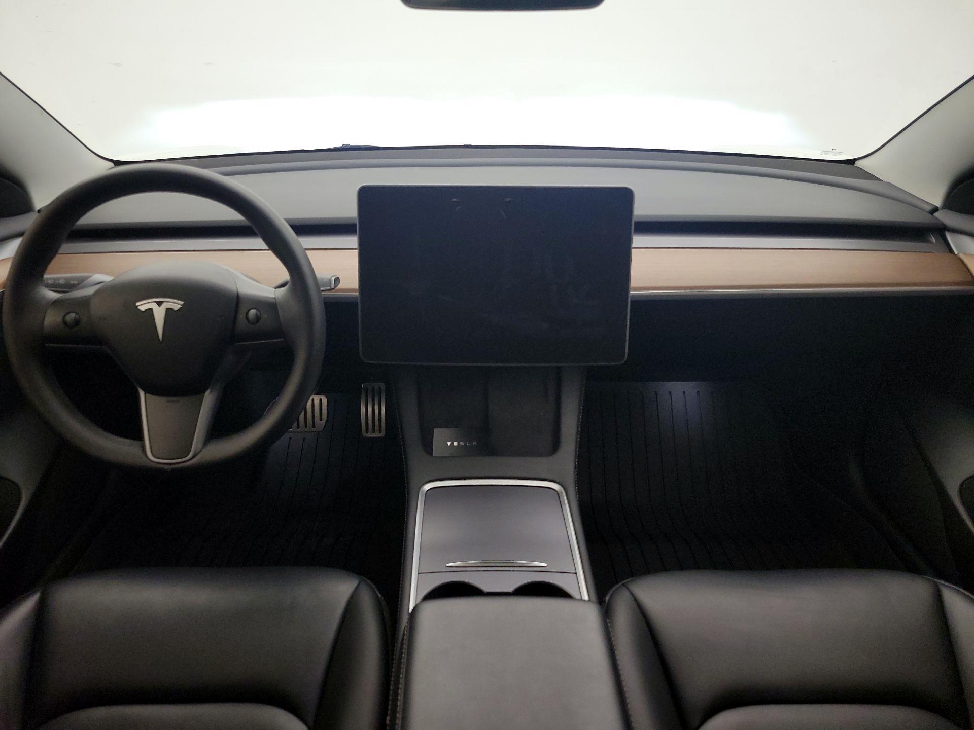 Thumbnail: 2023 Tesla Model 3 - 9