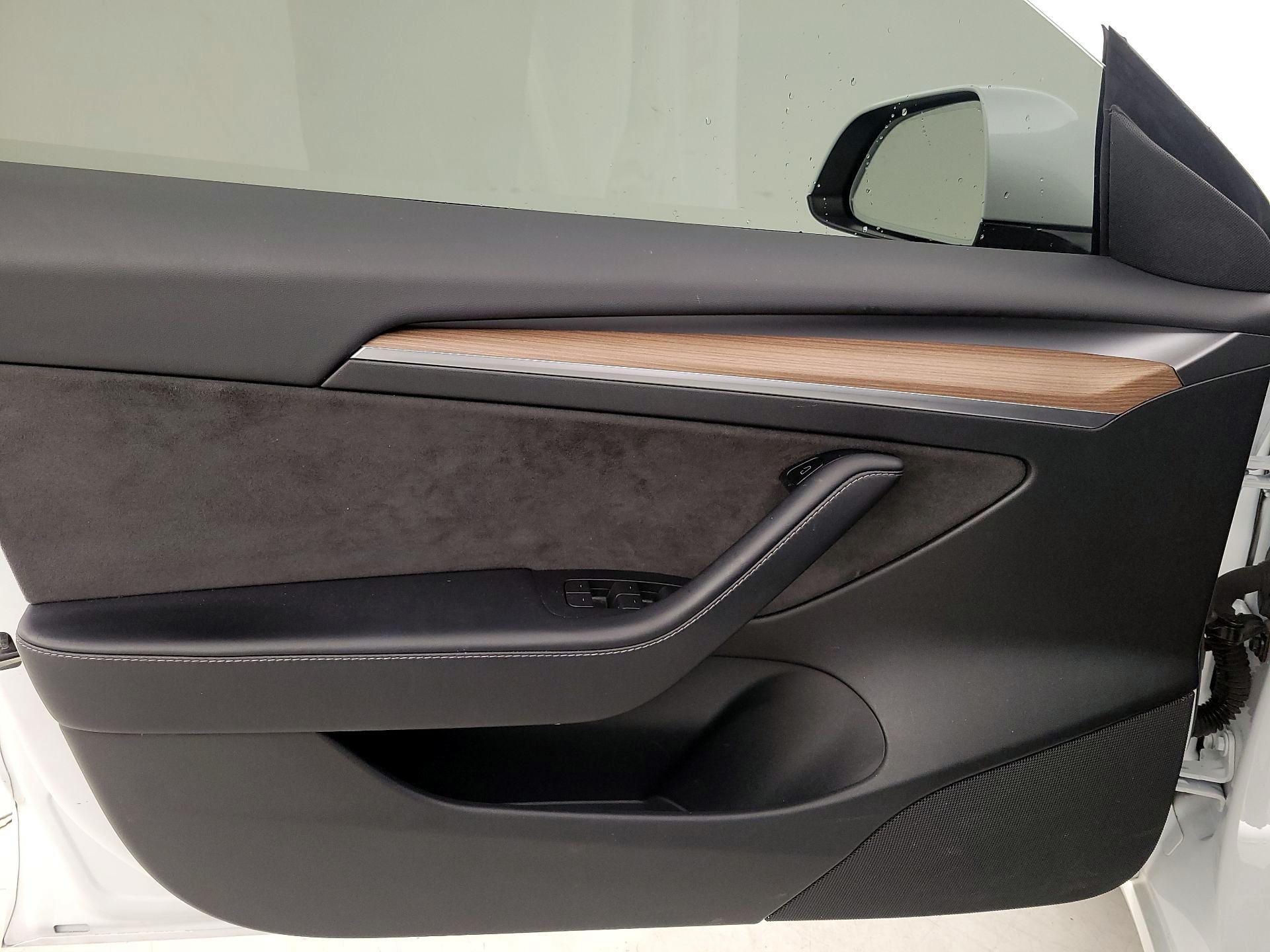 Thumbnail: 2023 Tesla Model 3 - 12