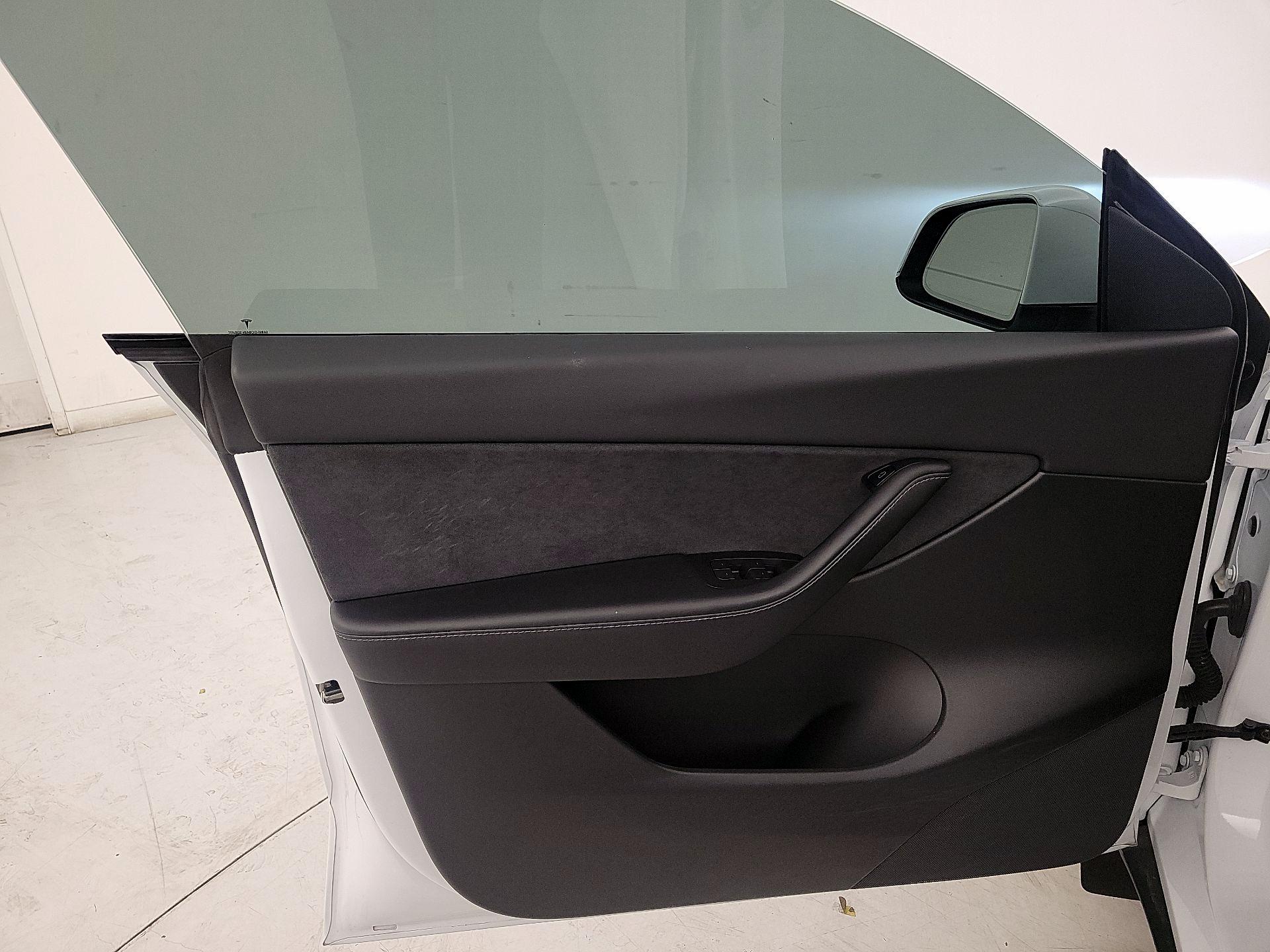 Thumbnail: 2022 Tesla Model Y - 12