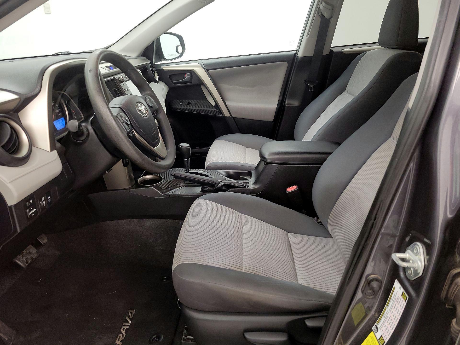 Thumbnail: 2015 Toyota RAV4 - 11