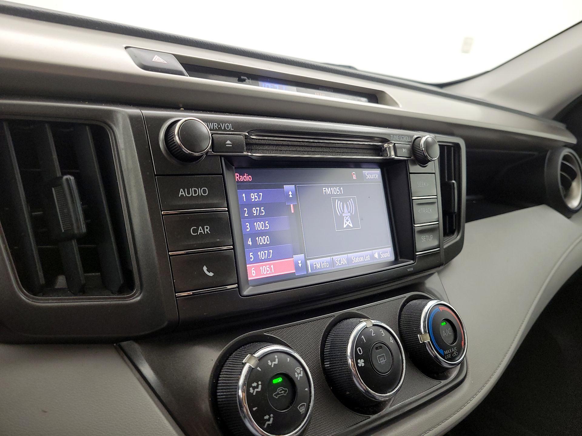 Thumbnail: 2015 Toyota RAV4 - 15