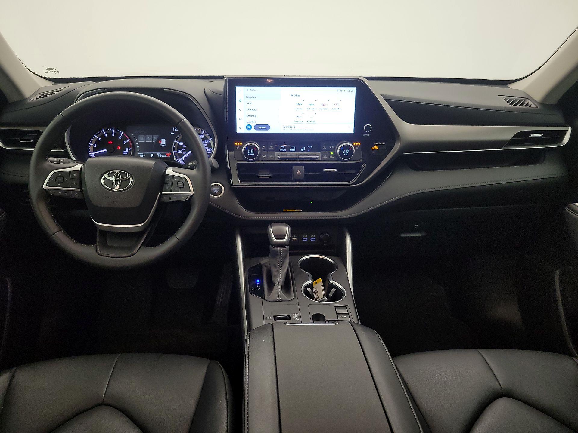 Thumbnail: 2024 Toyota Highlander - 9