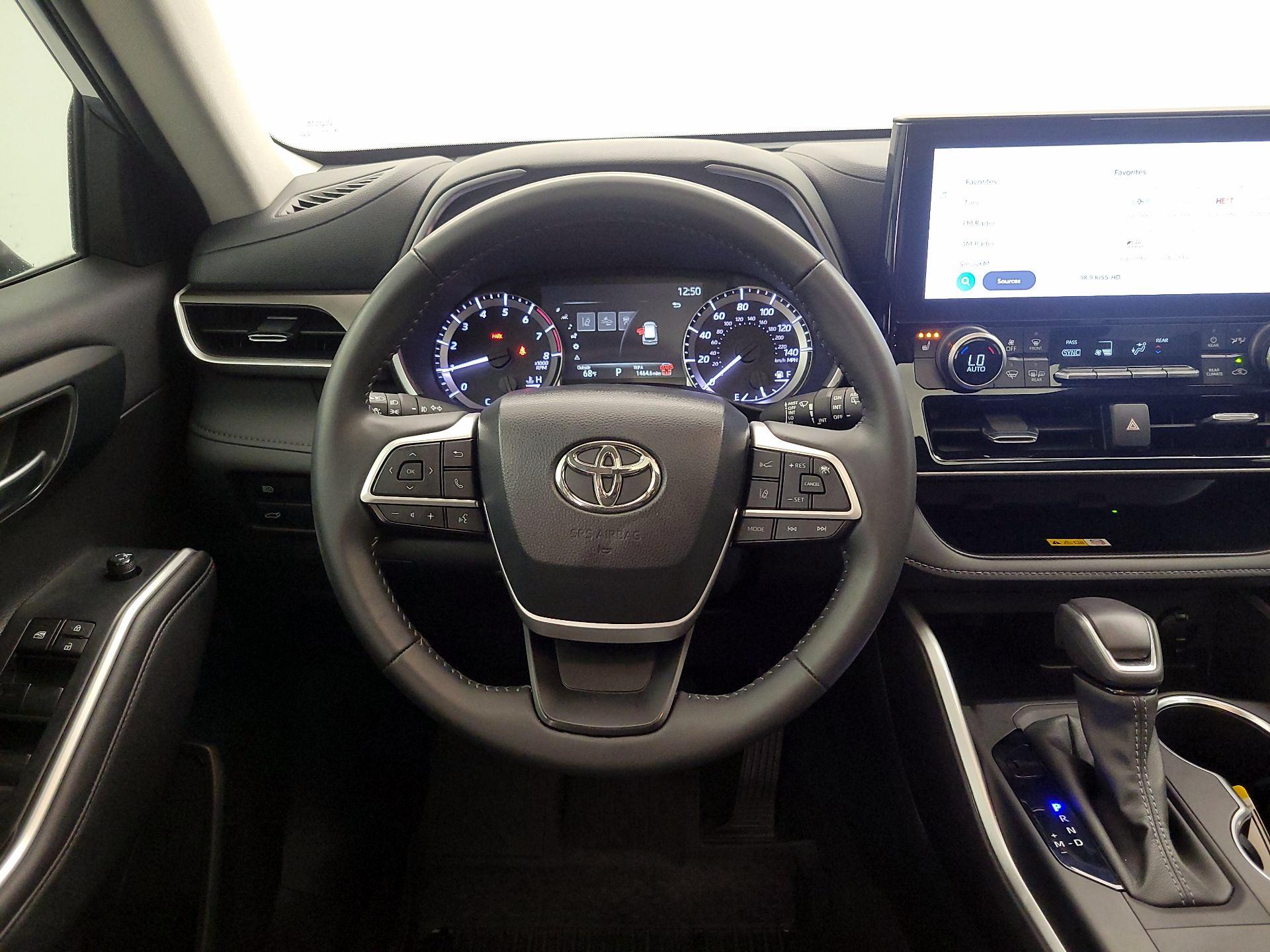 Thumbnail: 2024 Toyota Highlander - 10