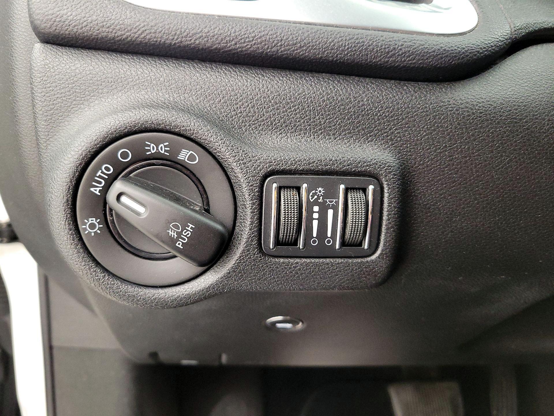 Thumbnail: 2015 Dodge Dart - 13